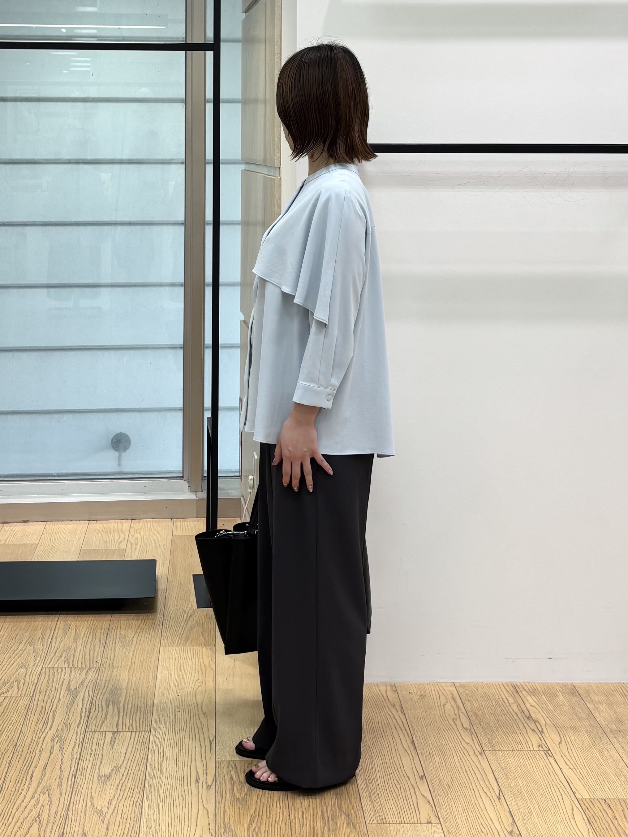 asamiさんの「INDIVI｜【接触冷感/UVケア/夏羽織り/着る日傘】ケープ風ブラウス」を使ったコーディネート