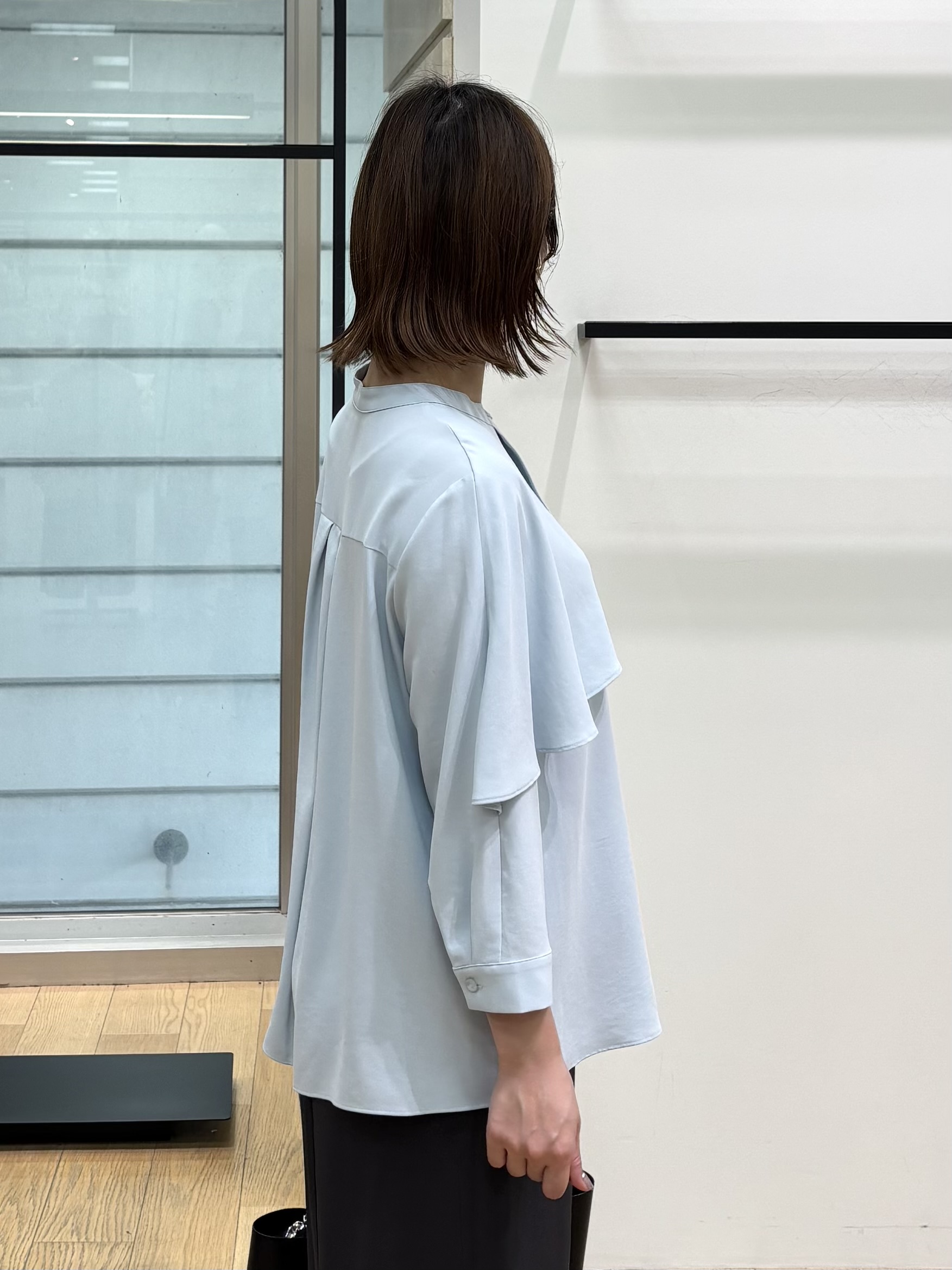 asamiさんの「INDIVI｜【接触冷感/UVケア/夏羽織り/着る日傘】ケープ風ブラウス」を使ったコーディネート