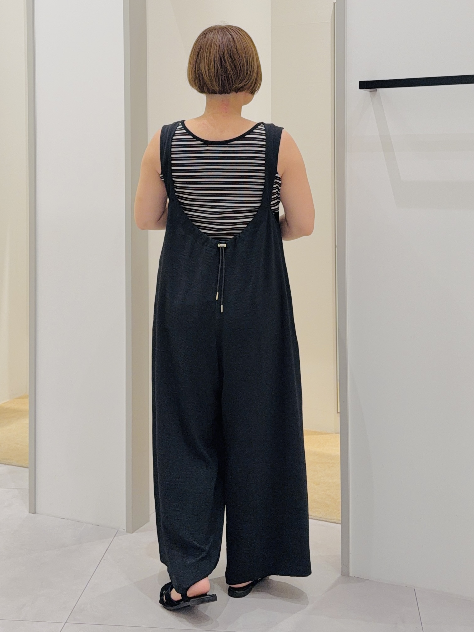 タナさんの「THE SHOP TK｜【吸水速乾/UV/防しわ】軽く羽織りたい半袖ジャケット」を使ったコーディネート