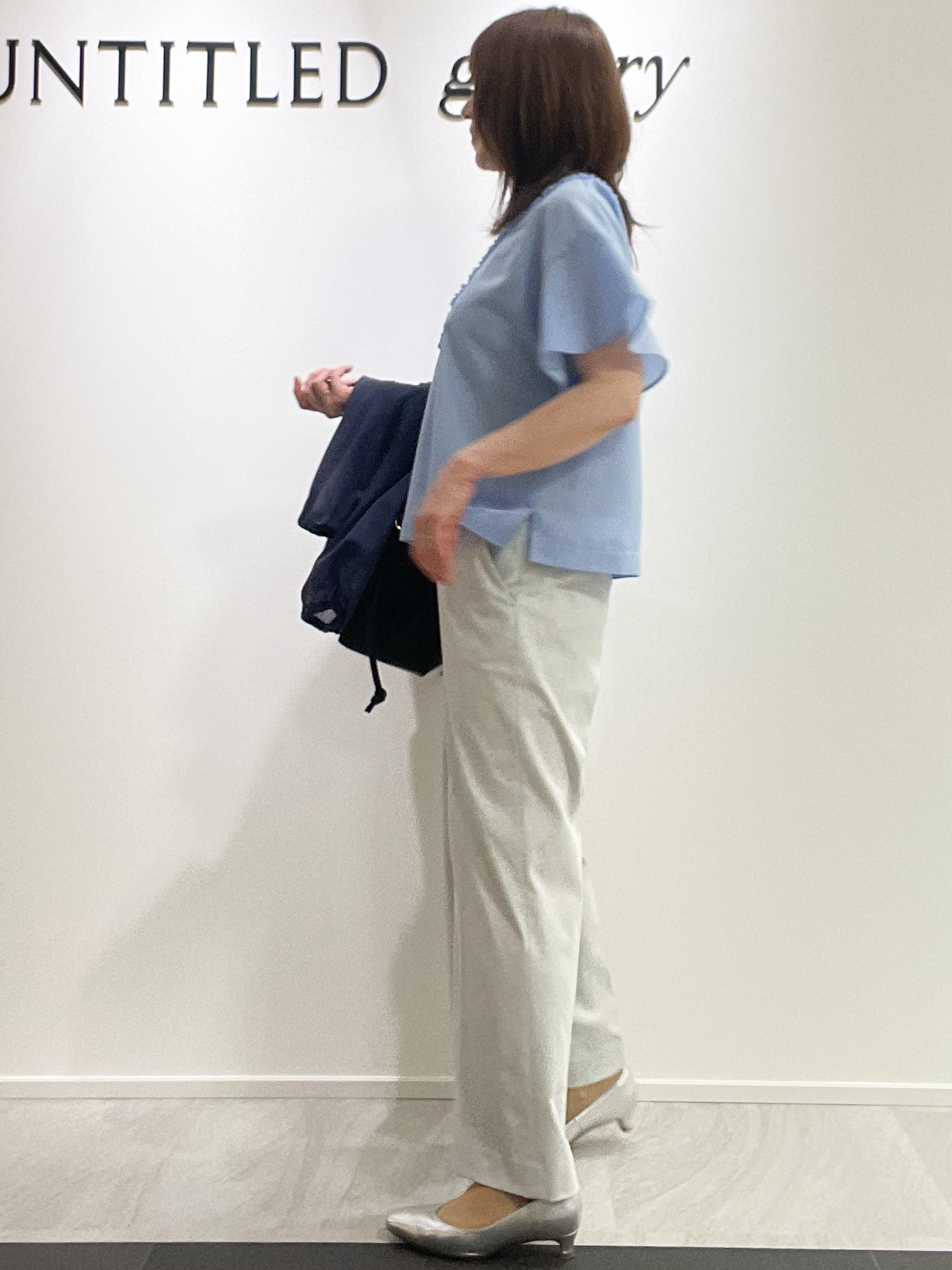 めいさんの「UNTITLED｜【接触冷感/通気性/洗える】Vネックフリルブラウス」を使ったコーディネート