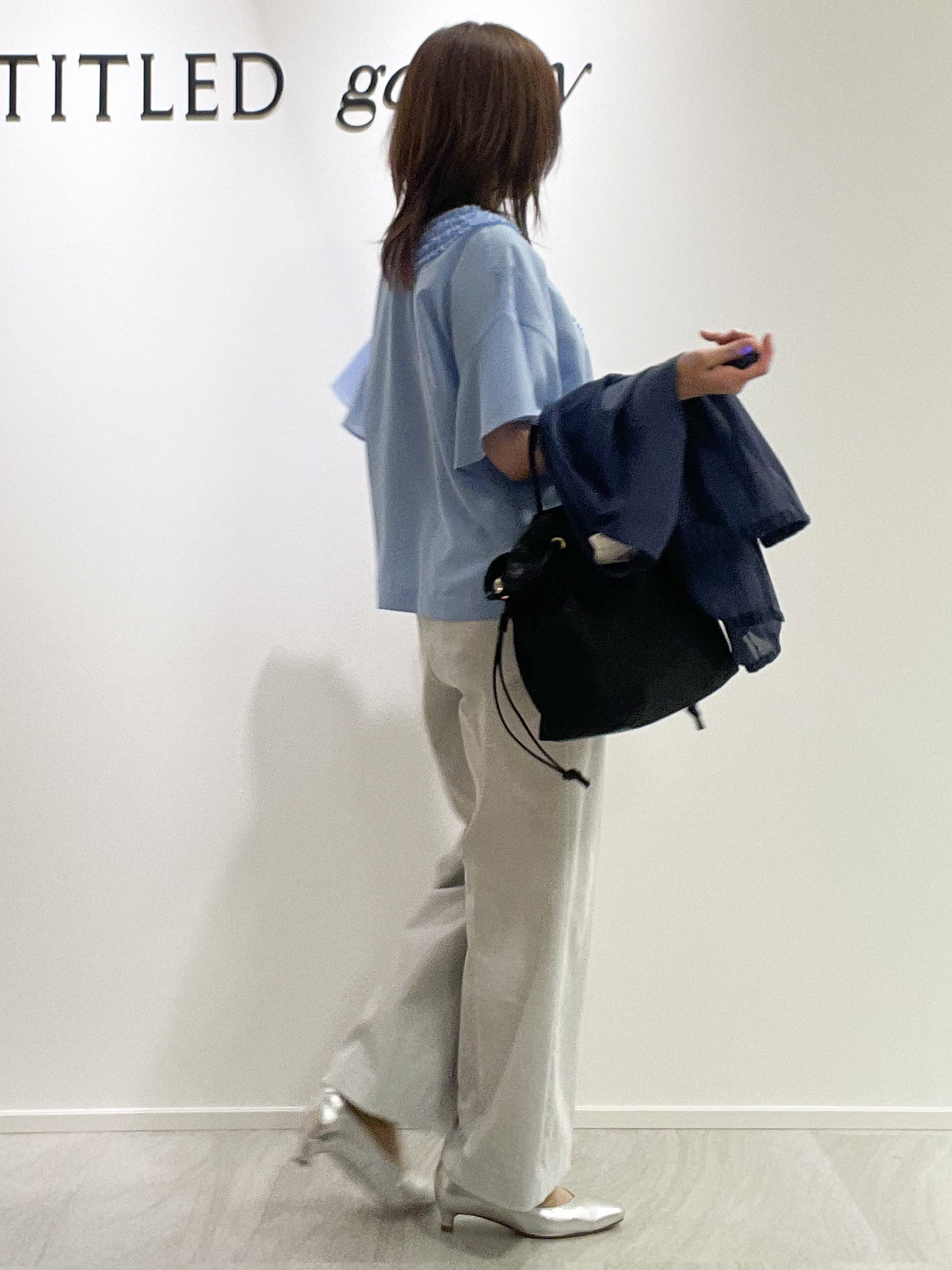 めいさんの「UNTITLED｜【接触冷感/通気性/洗える】Vネックフリルブラウス」を使ったコーディネート