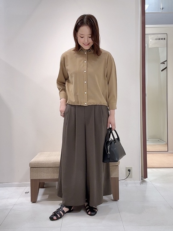 YUIさんの「UNTITLED｜【秋羽織り/セットアップ可/UVカット】エアリークールドロストシャツ」を使ったコーディネート