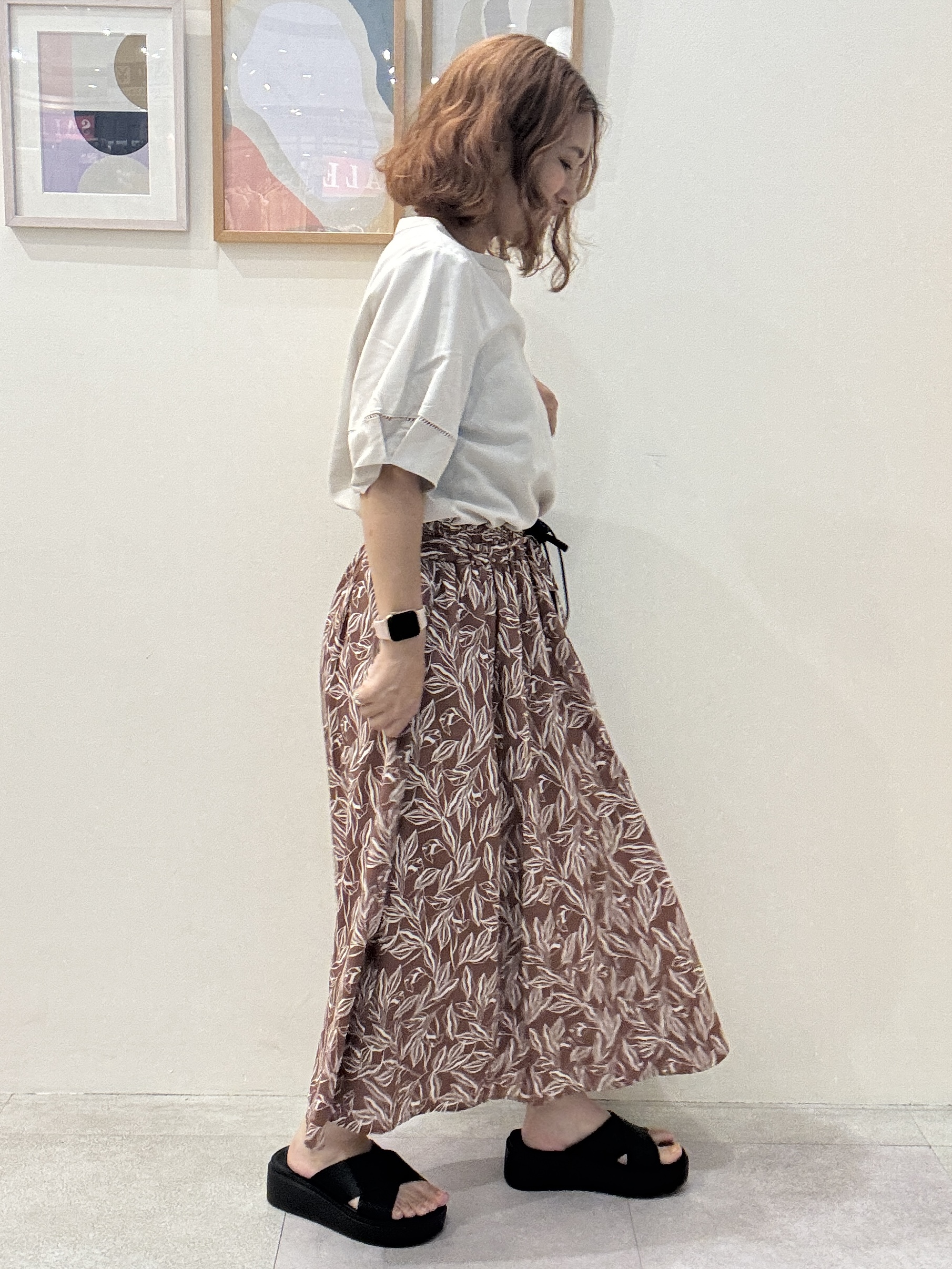 たけぴさんの「SHOO･LA･RUE｜【洗濯後しわになりにくい/インせずきまる】シンプルだけど女性らしい 麻調スキッパーブラウス」を使ったコーディネート