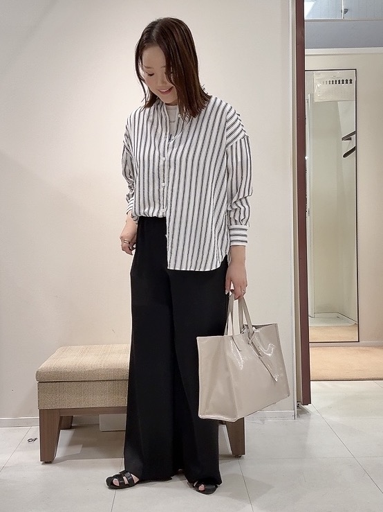 YUIさんの「UNTITLED｜【秋映え/羽織り】ストライプシャツ」を使ったコーディネート