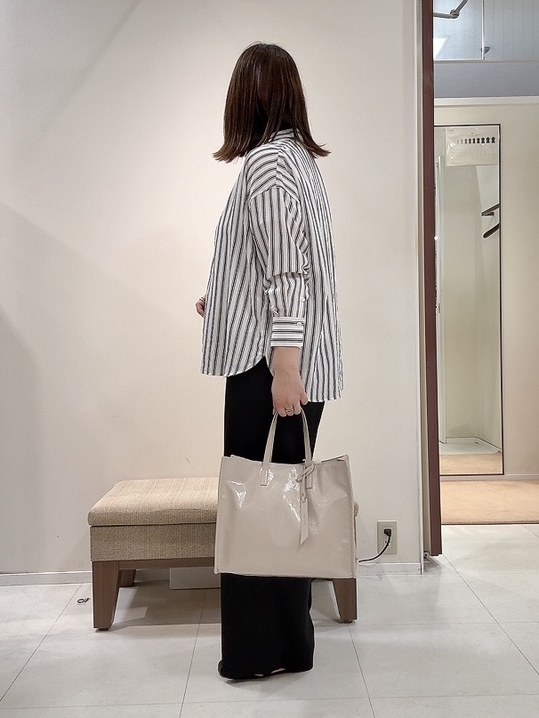 YUIさんの「UNTITLED｜【秋映え/羽織り】ストライプシャツ」を使ったコーディネート