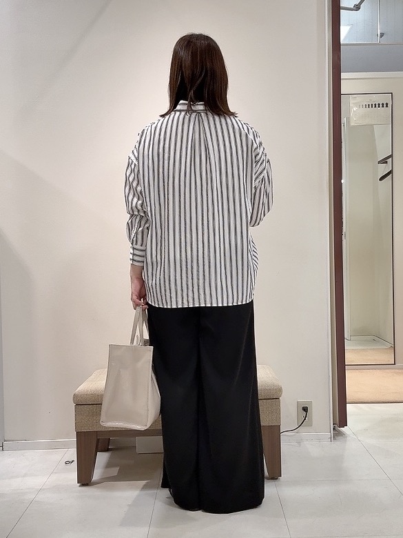YUIさんの「UNTITLED｜【秋映え/羽織り】ストライプシャツ」を使ったコーディネート