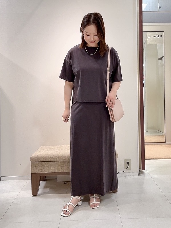 YUIさんの「UNTITLED｜【きれいめTシャツ/セットアップ可】ヴィンテージライクプルオーバー」を使ったコーディネート