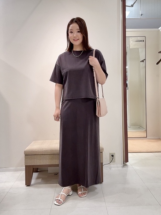 YUIさんの「UNTITLED｜【きれいめTシャツ/セットアップ可】ヴィンテージライクプルオーバー」を使ったコーディネート