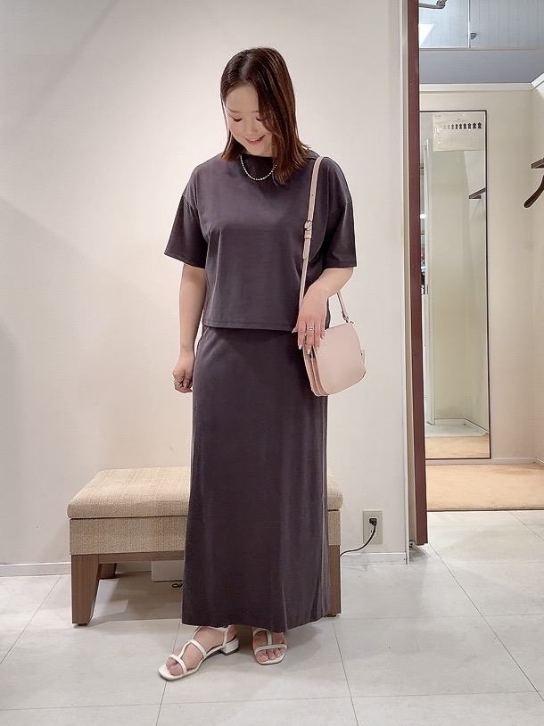 YUIさんの「UNTITLED｜【きれいめTシャツ/セットアップ可】ヴィンテージライクプルオーバー」を使ったコーディネート