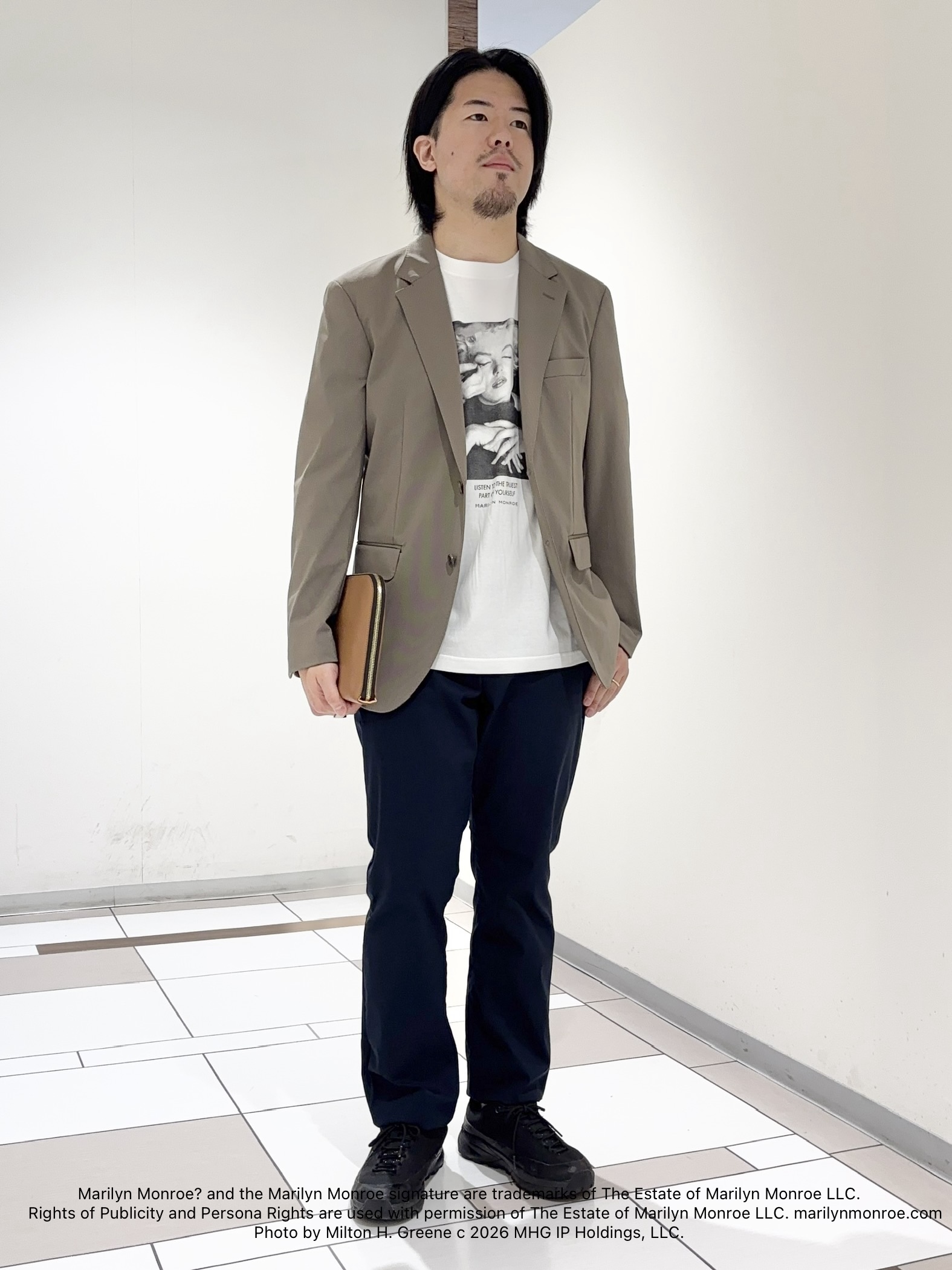 及川さんの「TAKEO KIKUCHI｜【360&deg;ストレッチ／軽量】None Of Stress ライト ジャケット（セットアップ対応）」を使ったコーディネート