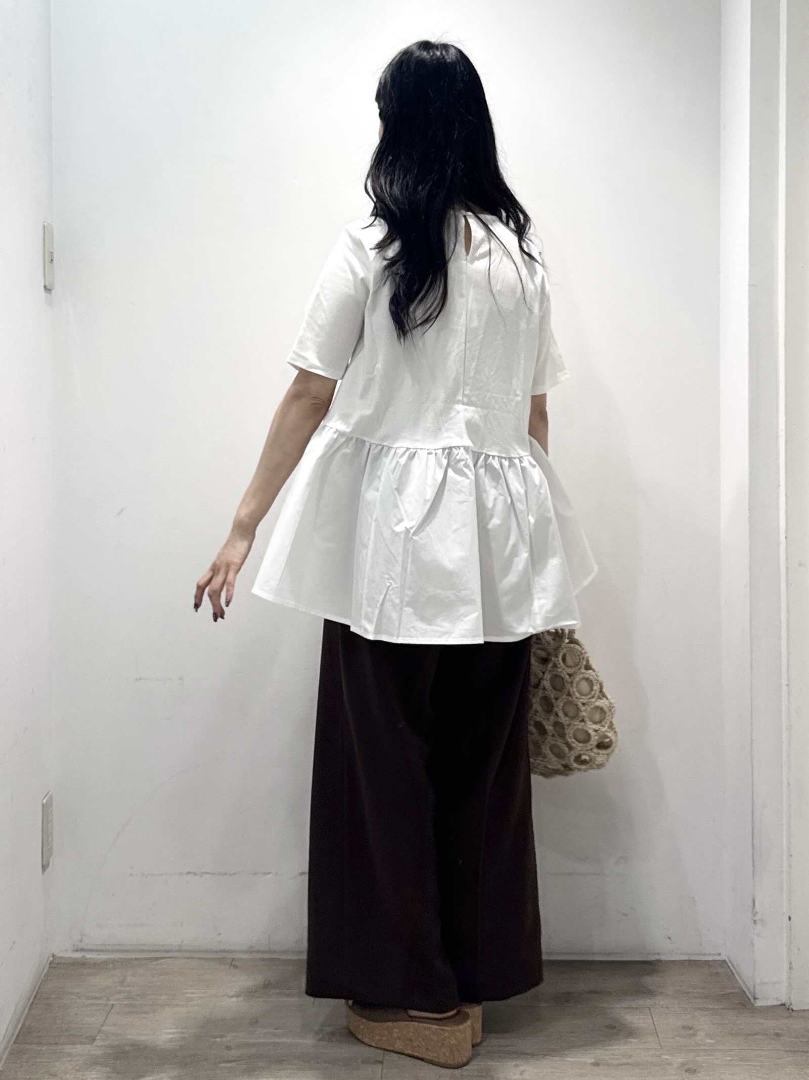 yuicciさんの「OPAQUE.CLIP｜ペプラムドッキングカットソー【洗濯機OK】」を使ったコーディネート