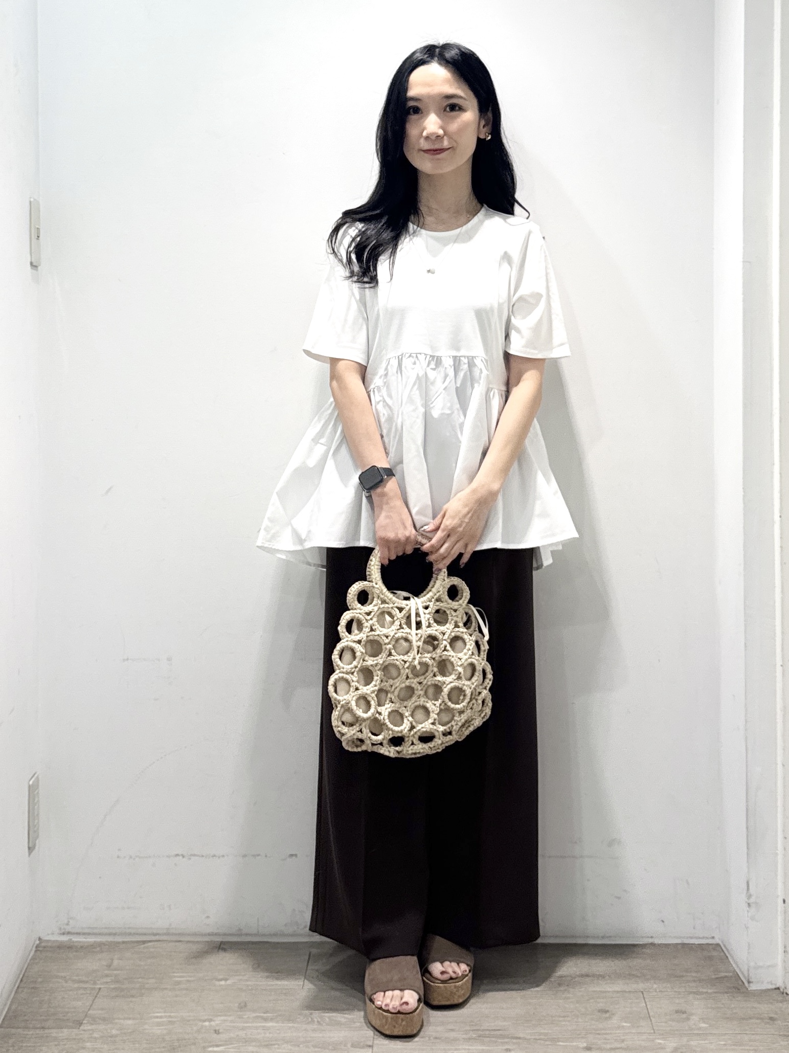yuicciさんの「OPAQUE.CLIP｜ペプラムドッキングカットソー【洗濯機OK】」を使ったコーディネート