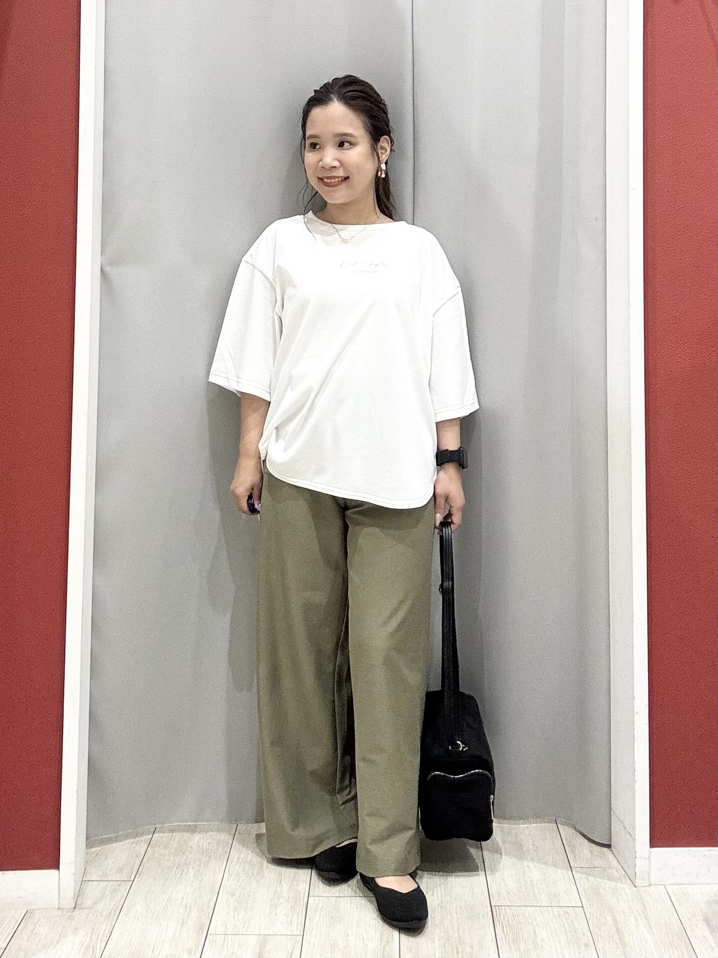 shioさんの「SHOO･LA･RUE｜【洗濯機可/体型カバー】程よい透け感の ゆるシア―シャツパーカ」を使ったコーディネート