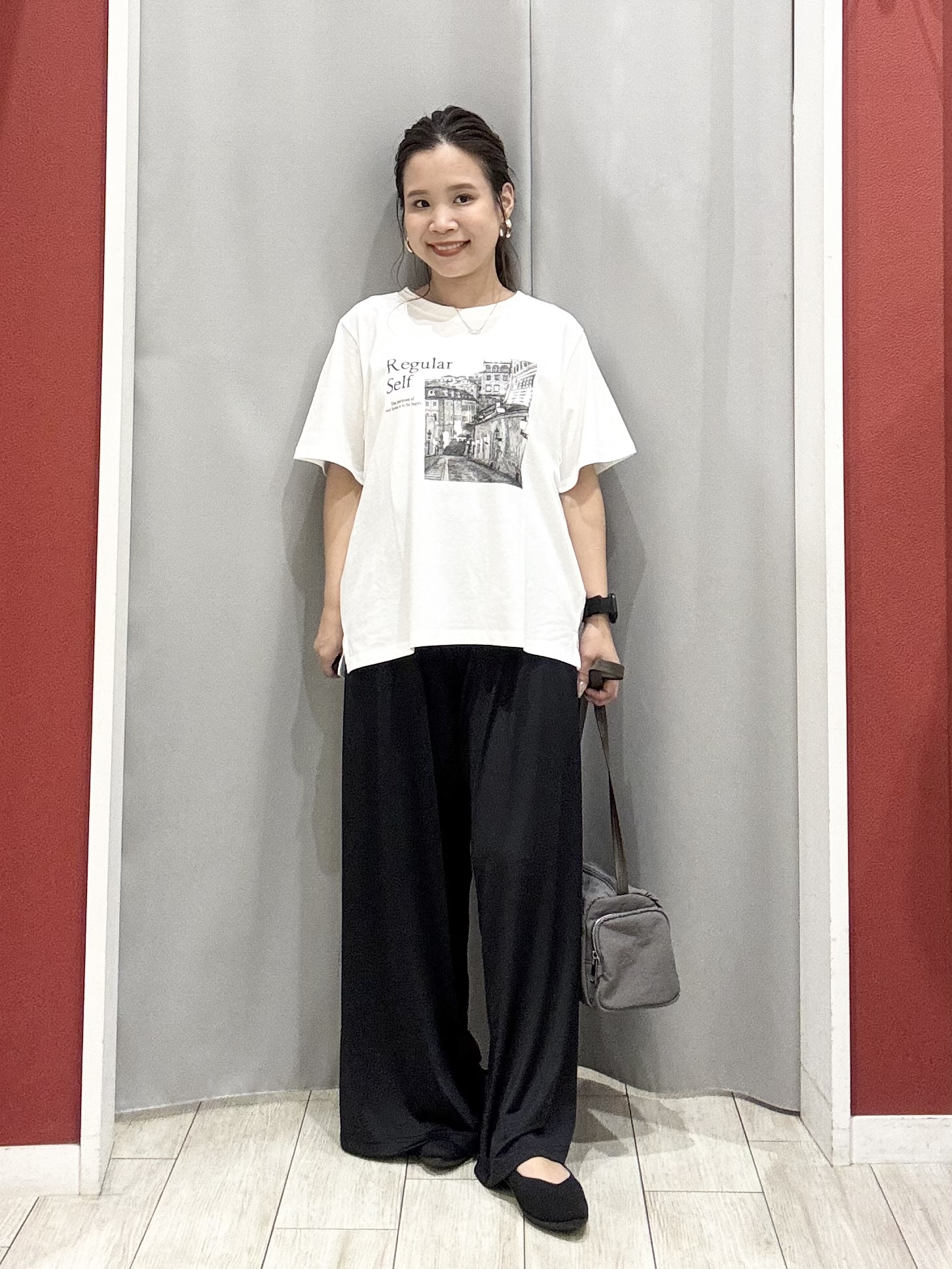 shioさんの「SHOO･LA･RUE｜【通気性〇/UV/S-LL】洗濯後しわになりにくい とろみストライプシャツ」を使ったコーディネート