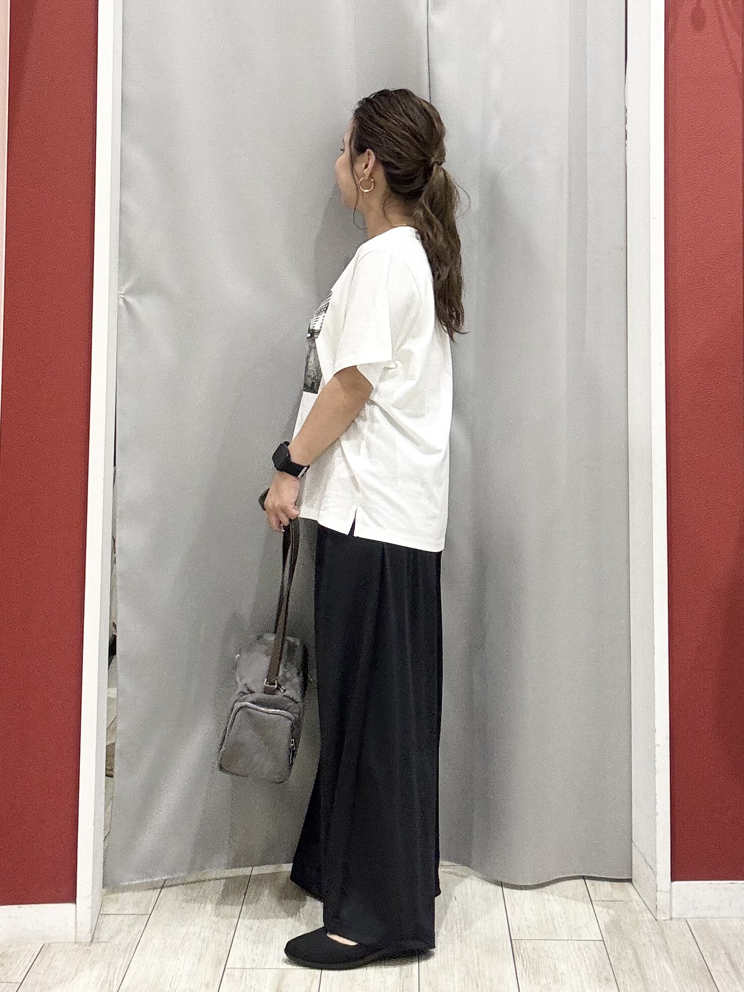 shioさんの「SHOO･LA･RUE｜【通気性〇/UV/S-LL】洗濯後しわになりにくい とろみストライプシャツ」を使ったコーディネート