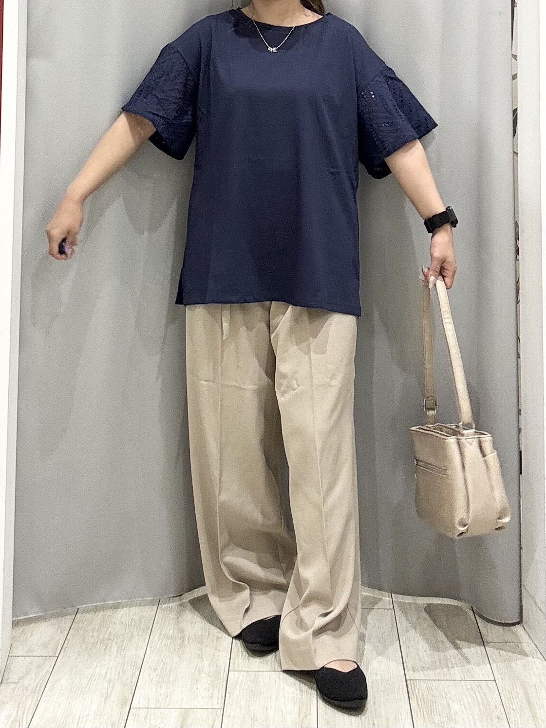 shioさんの「SHOO･LA･RUE｜【S-LL/洗濯機可/体型カバー】汗じみが気になりにくい お袖レースフレアTシャツ」を使ったコーディネート