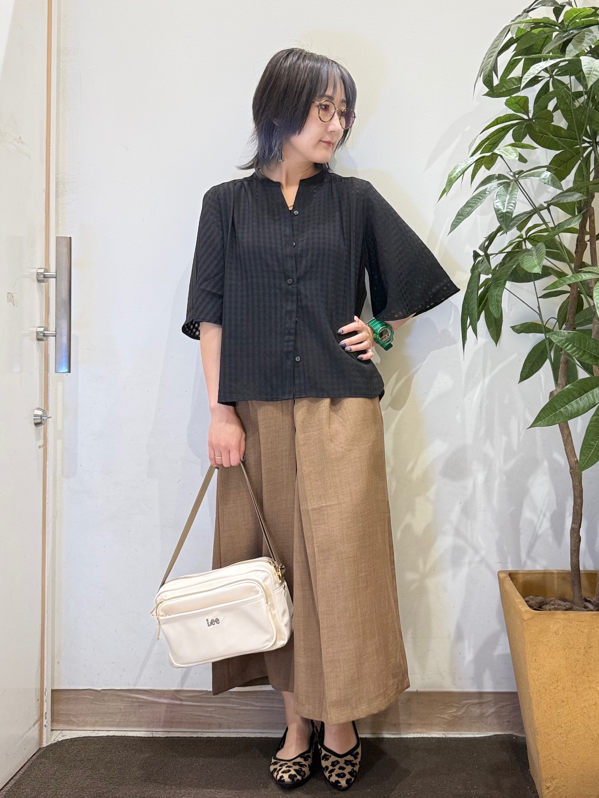 misakiさんの「SHOO･LA･RUE｜【洗濯機可/S-LL】二の腕隠せる 5分袖ギンガムシアーブラウス」を使ったコーディネート
