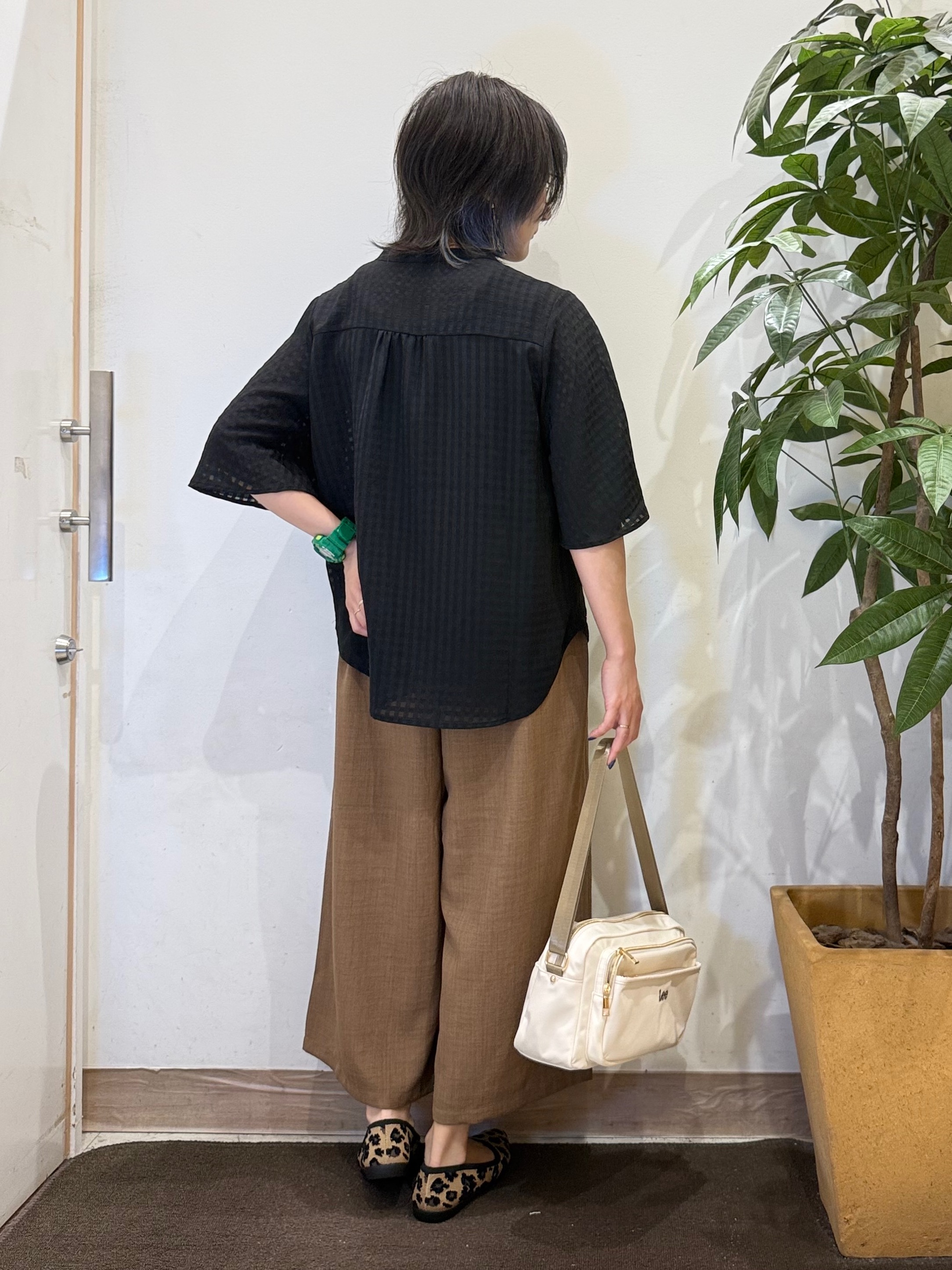 misakiさんの「SHOO･LA･RUE｜【洗濯機可/S-LL】二の腕隠せる 5分袖ギンガムシアーブラウス」を使ったコーディネート