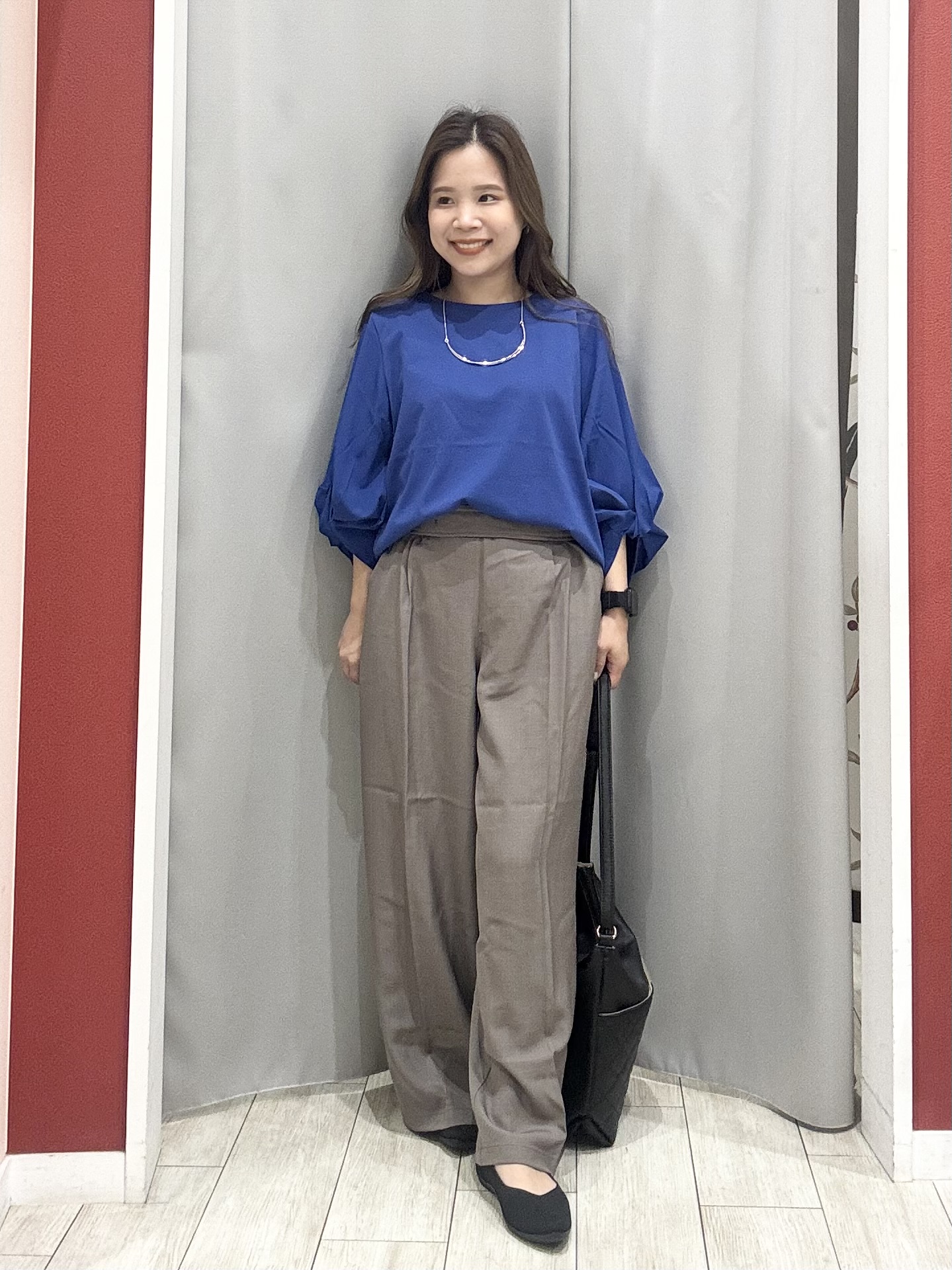 shioさんの「SHOO･LA･RUE｜【S-LL/洗濯機可/二の腕カバー】楽に上品見え ツイストスリーブトップス」を使ったコーディネート