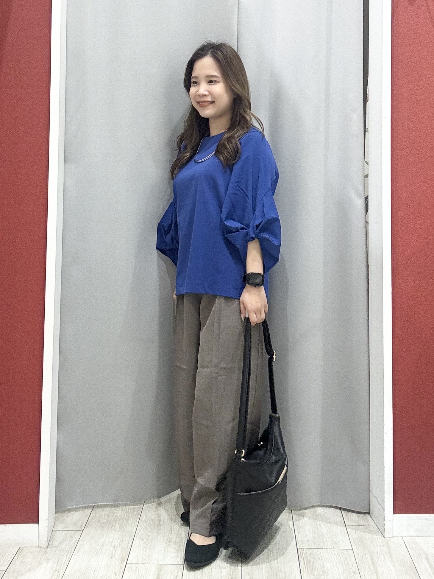 shioさんの「SHOO･LA･RUE｜【S-LL/洗濯機可/二の腕カバー】楽に上品見え ツイストスリーブトップス」を使ったコーディネート