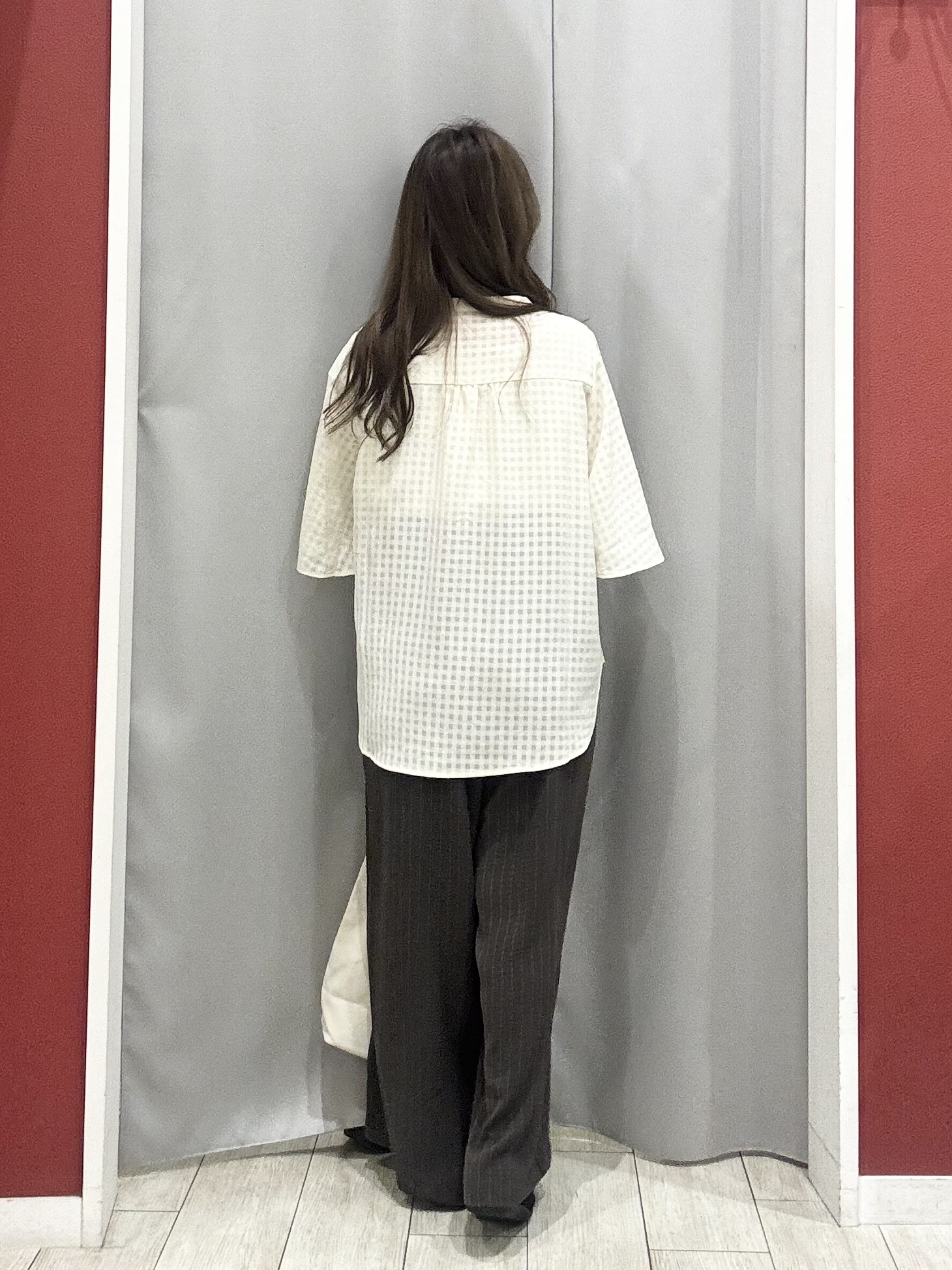 shioさんの「SHOO･LA･RUE｜【お袖丈選べる/UV/毛玉になりにくい】目を引く配色デザイン ボタンレスミドルカーディガン」を使ったコーディネート