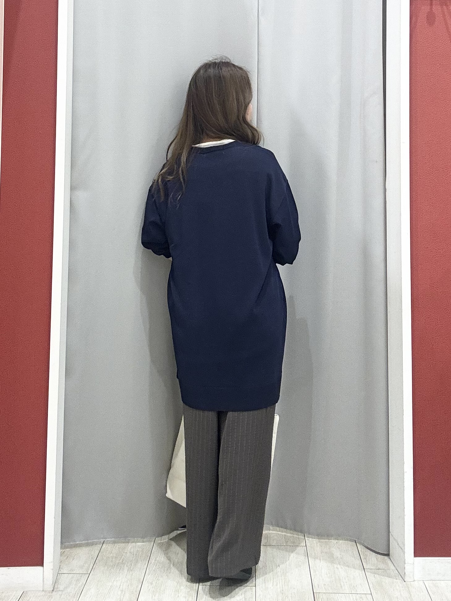 shioさんの「SHOO･LA･RUE｜【お袖丈選べる/UV/毛玉になりにくい】目を引く配色デザイン ボタンレスミドルカーディガン」を使ったコーディネート