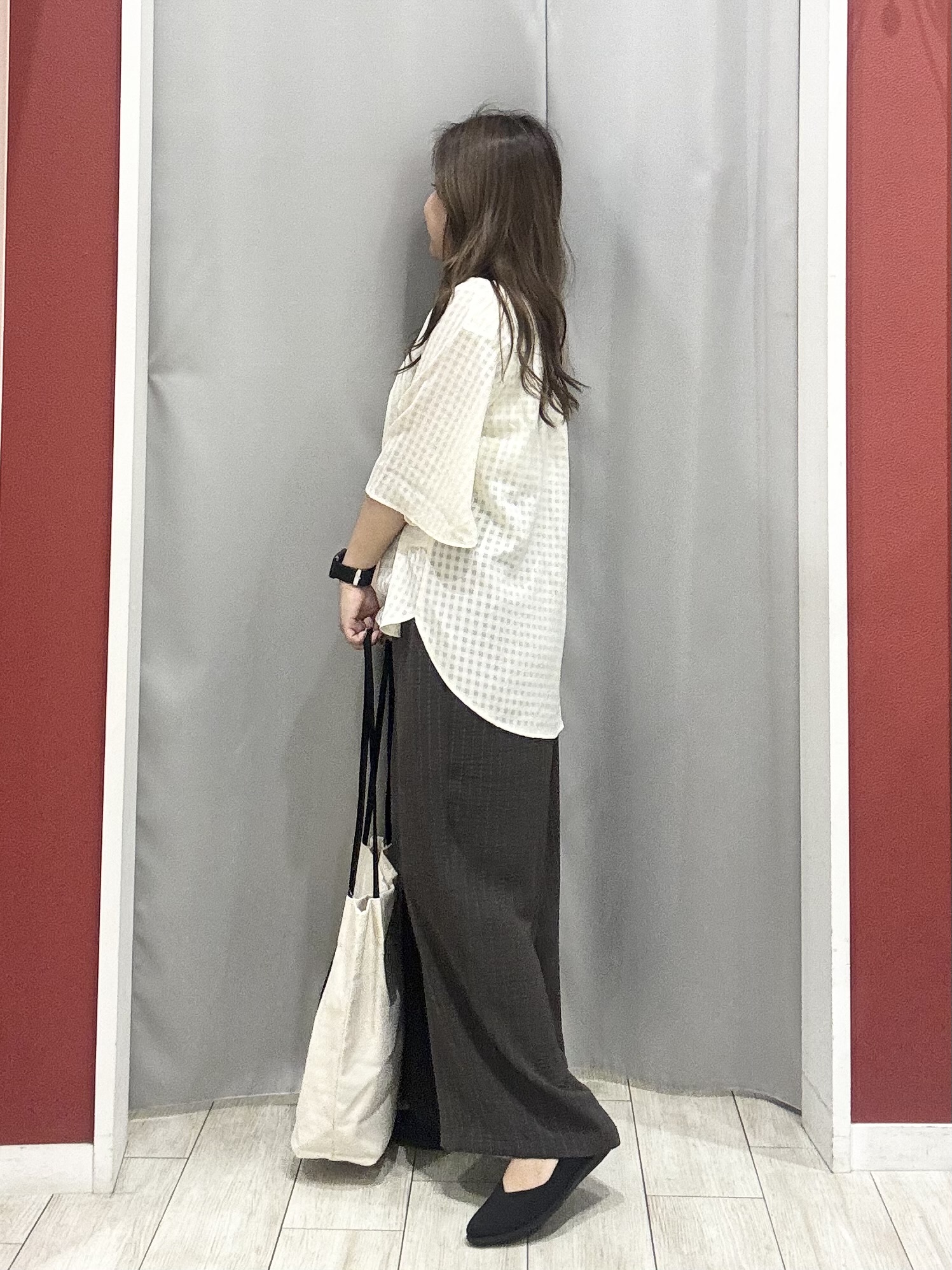 shioさんの「SHOO･LA･RUE｜【お袖丈選べる/UV/毛玉になりにくい】目を引く配色デザイン ボタンレスミドルカーディガン」を使ったコーディネート