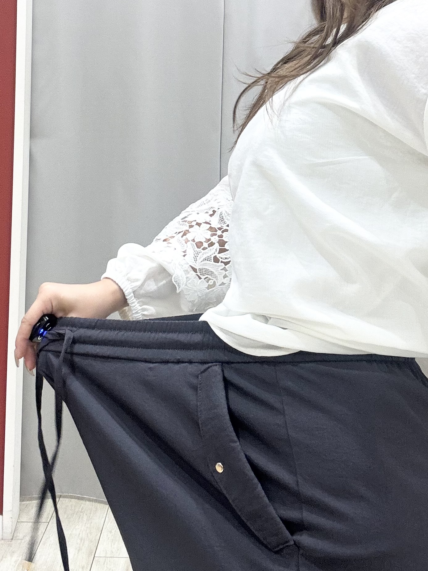 shioさんの「SHOO･LA･RUE｜【洗濯機可/S-LL/洗濯後しわになりにくい】刺繍レースで高見え インせず決まる主役ブラウス」を使ったコーディネート