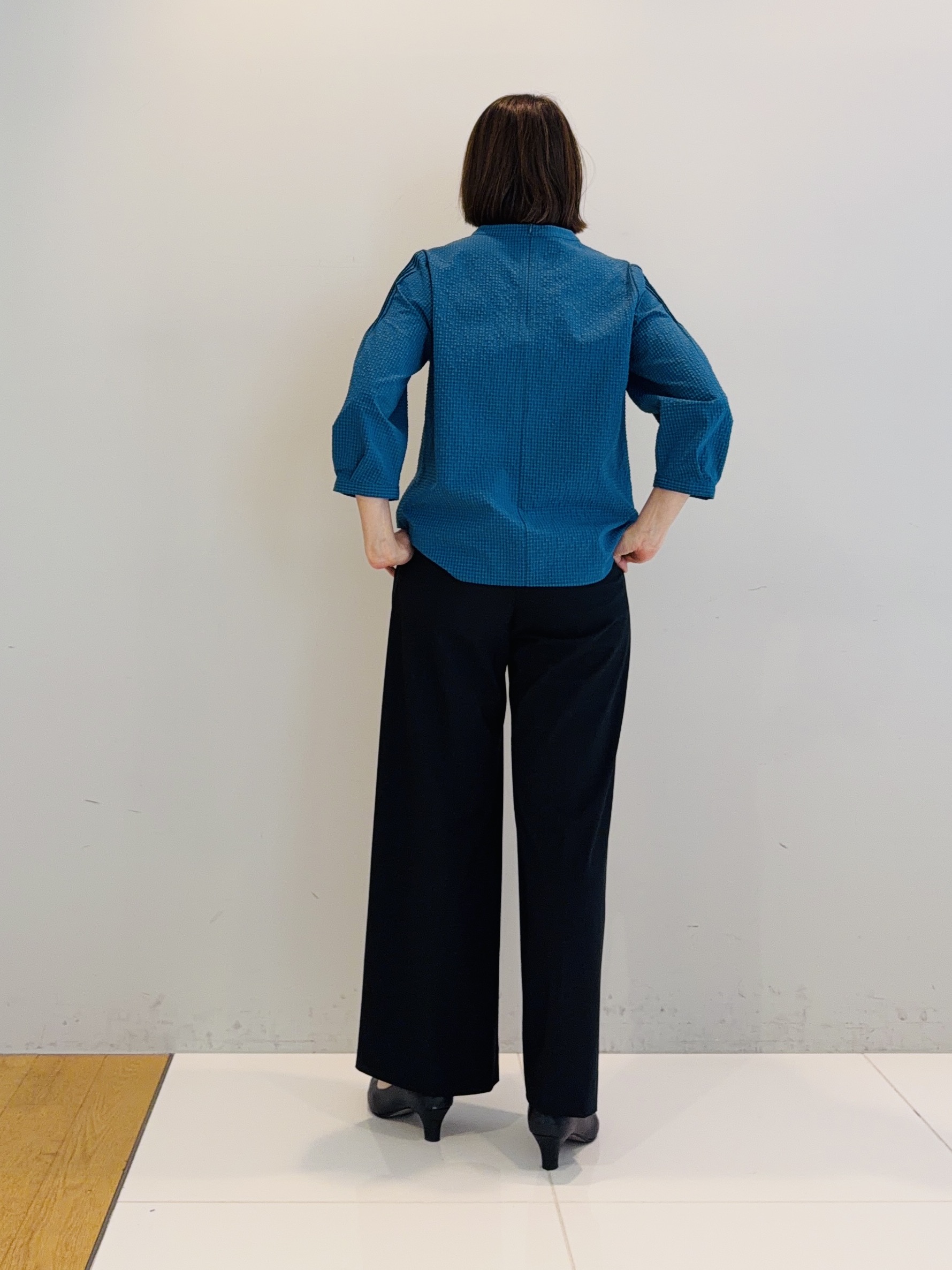 murayamaさんの「INDIVI｜【初秋にピッタリ！／洗える】凹凸素材ミニスタンドトップス」を使ったコーディネート