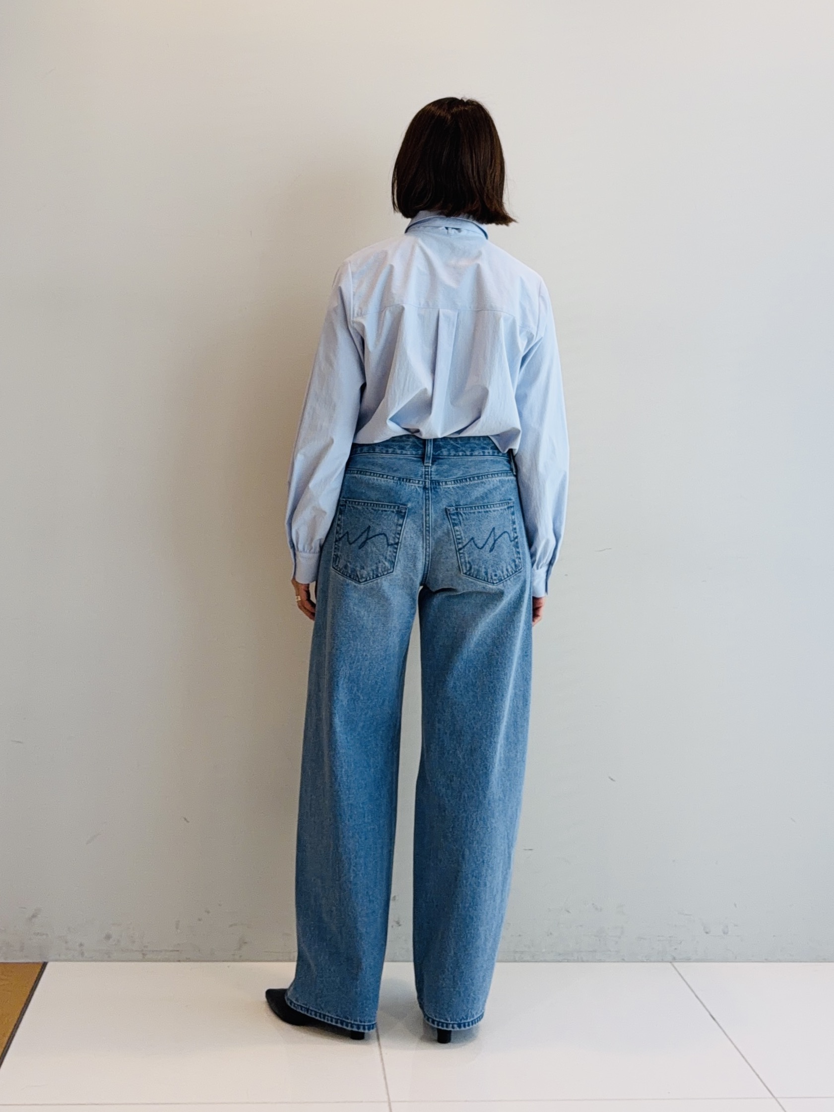murayamaさんの「INDIVI｜【新作登場！】カーブシルエットデニム」を使ったコーディネート