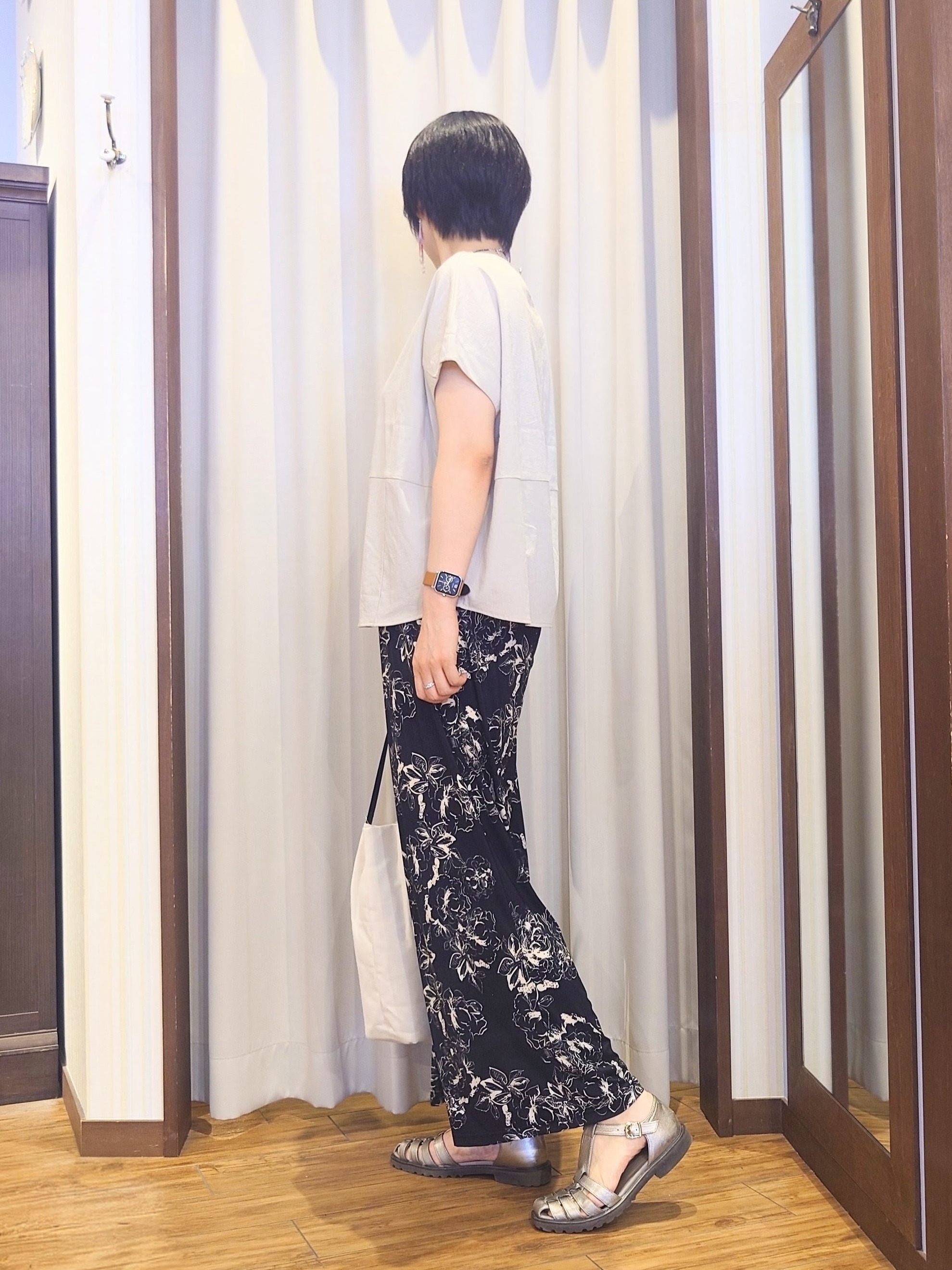 ERIKOさんの「SHOO･LA･RUE｜【洗濯機可/セットアップ可】軽凛(かろりん) シンプル上品 切替コクーントップス」を使ったコーディネート