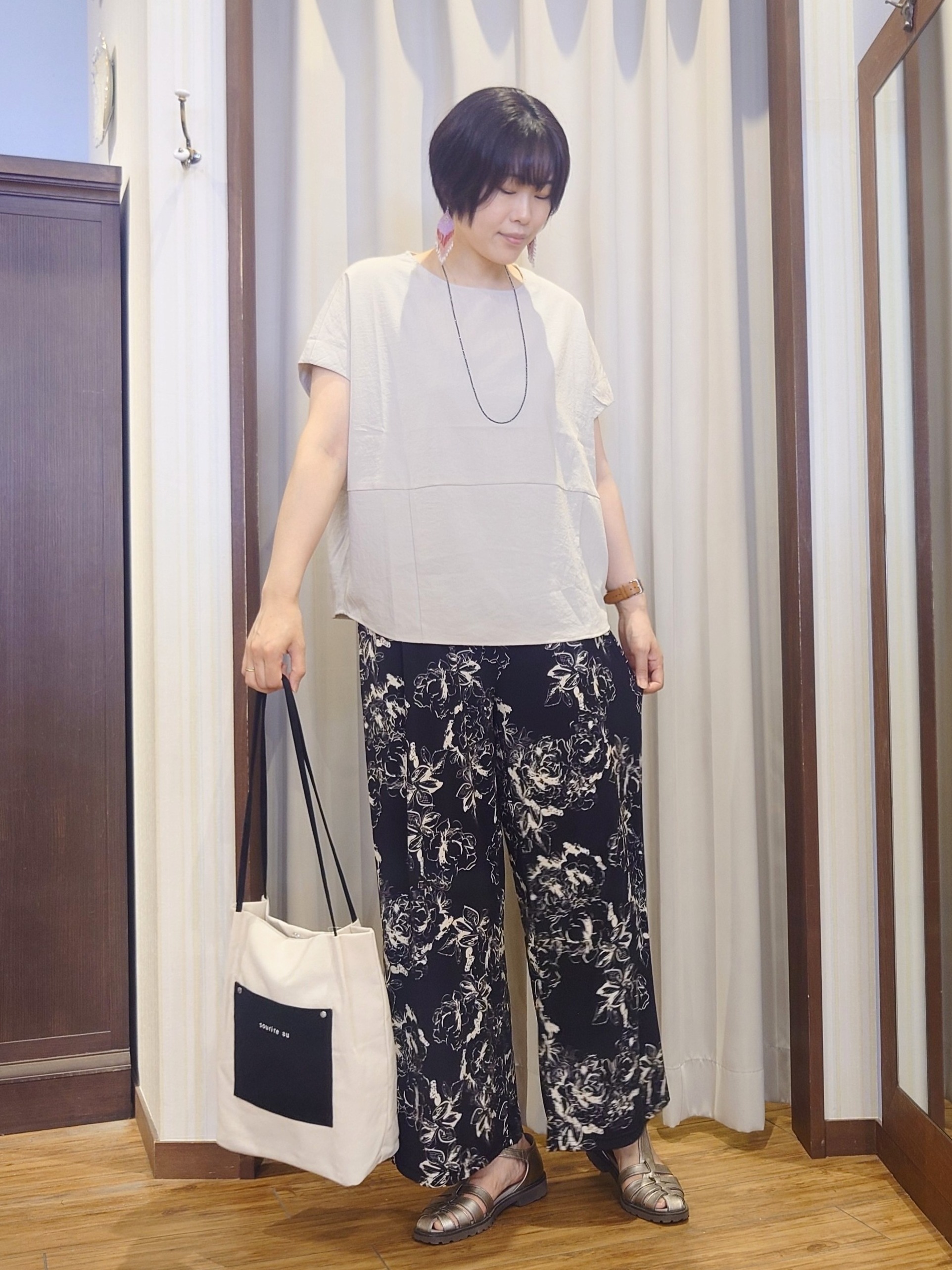 ERIKOさんの「SHOO･LA･RUE｜【洗濯機可/セットアップ可】軽凛(かろりん) シンプル上品 切替コクーントップス」を使ったコーディネート