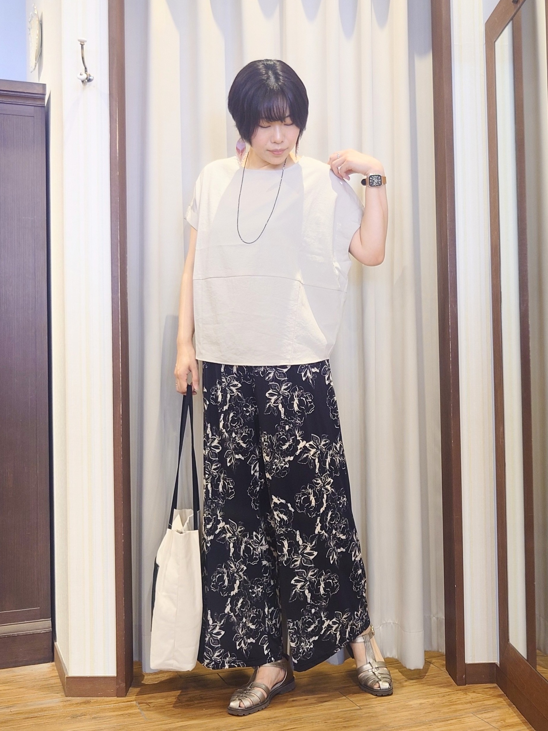 ERIKOさんの「SHOO･LA･RUE｜【洗濯機可/セットアップ可】軽凛(かろりん) シンプル上品 切替コクーントップス」を使ったコーディネート