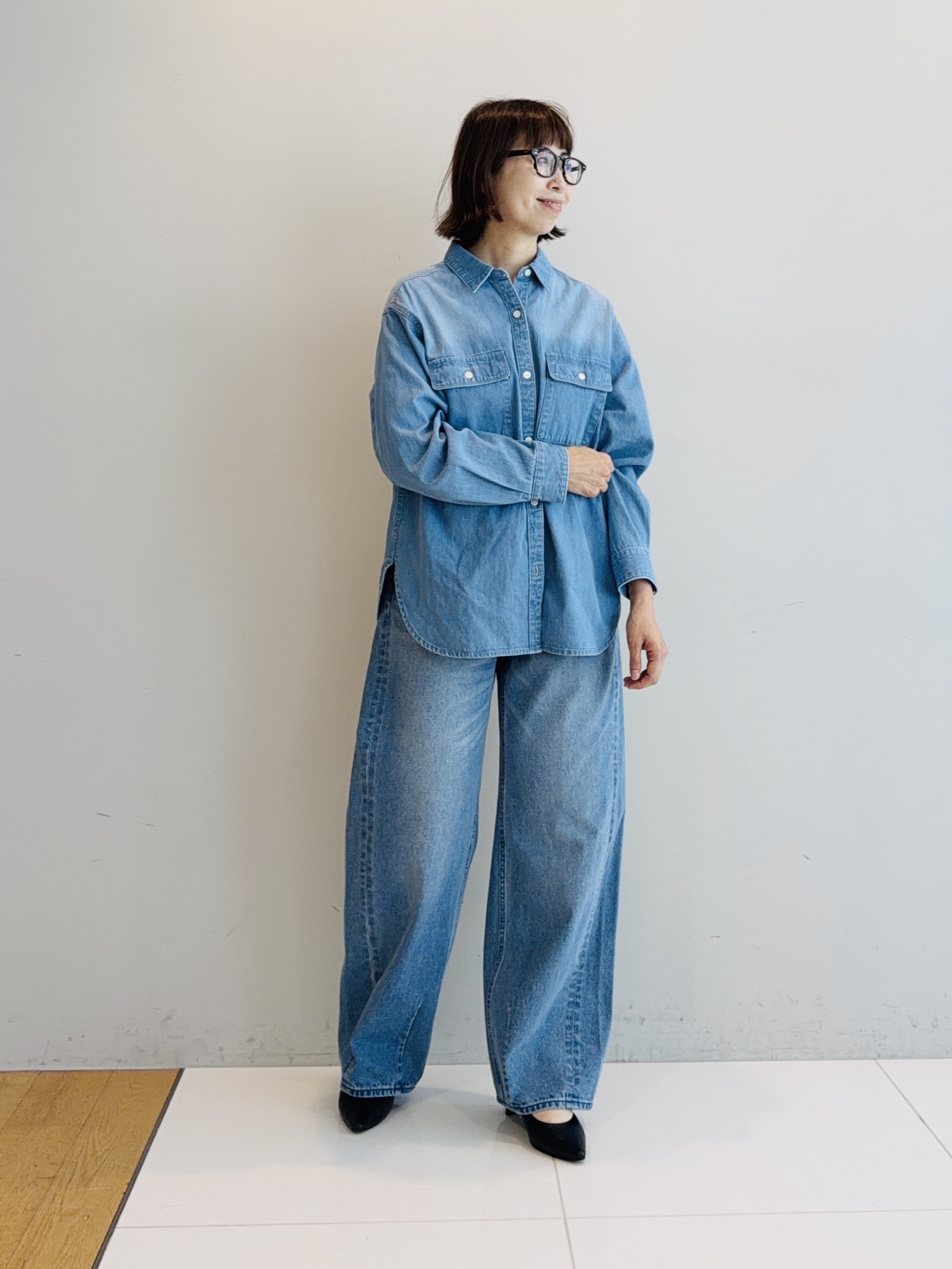 murayamaさんの「INDIVI｜【洗える／体型カバー】ライトデニム ワークシャツ」を使ったコーディネート