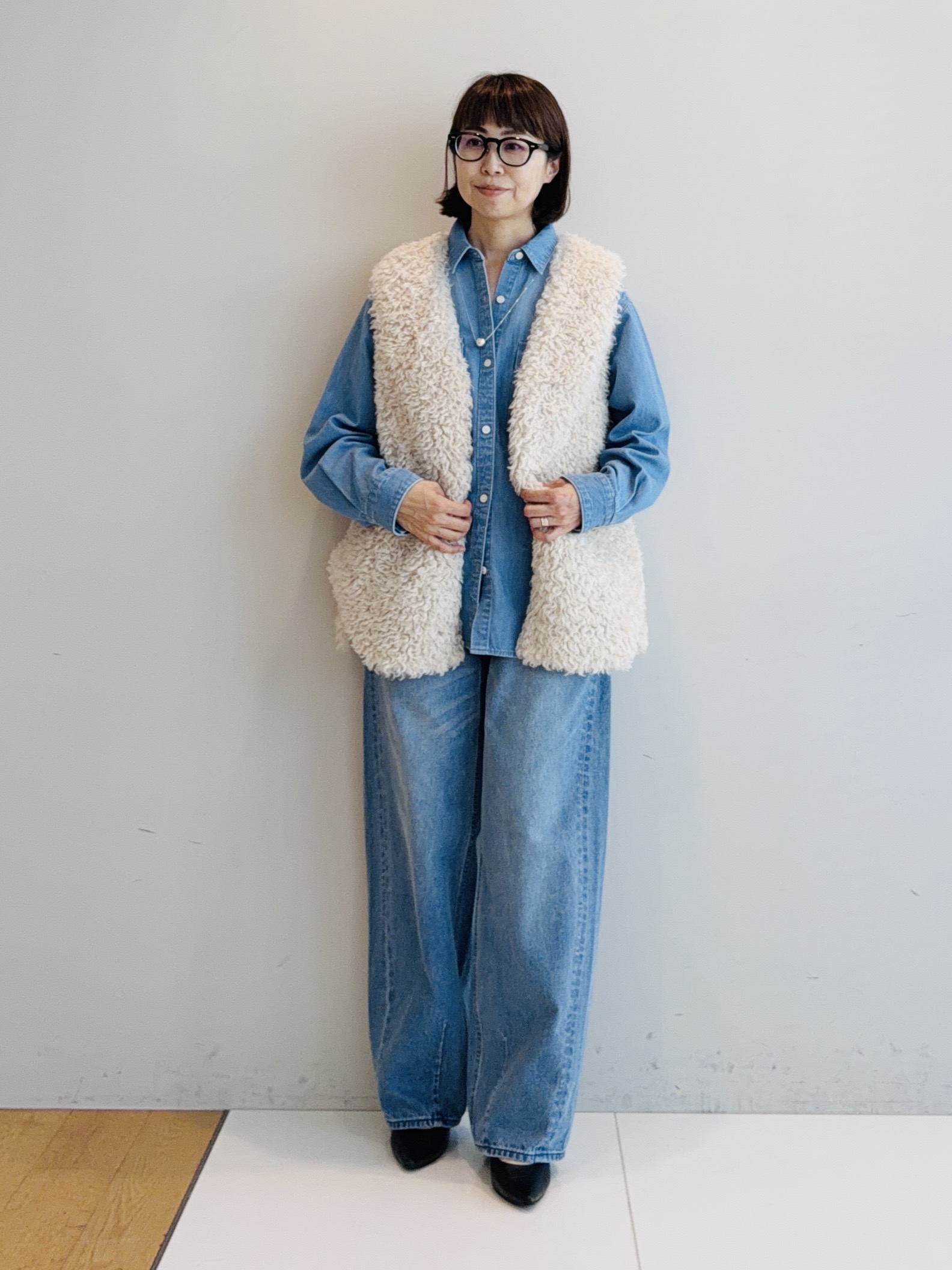 murayamaさんの「INDIVI｜【洗える／体型カバー】ライトデニム ワークシャツ」を使ったコーディネート