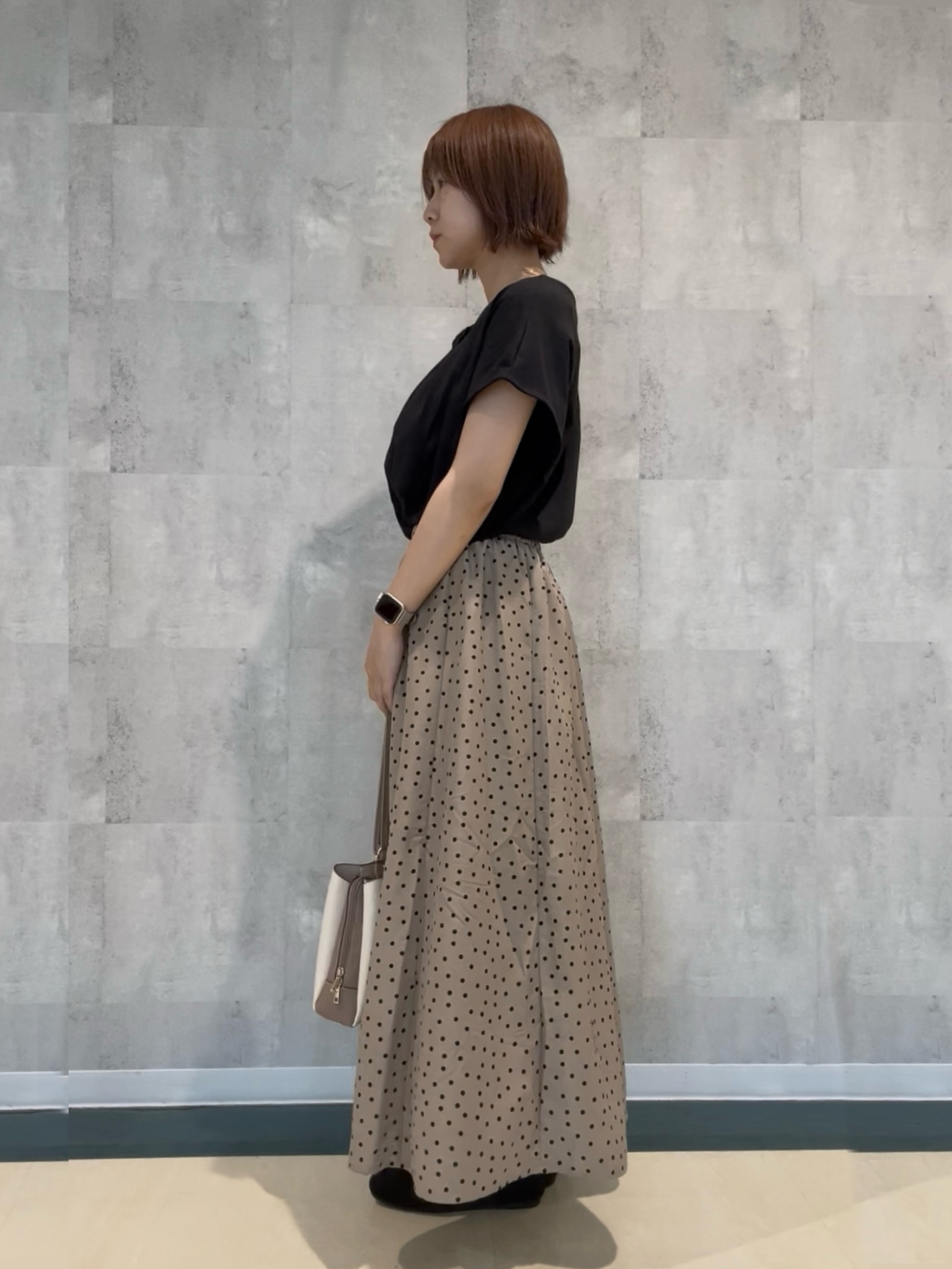 柳川　真帆さんの「SHOO･LA･RUE｜【前後2WAY/S-LL/洗濯機可】楽に着られて好印象 やわらかトップス」を使ったコーディネート