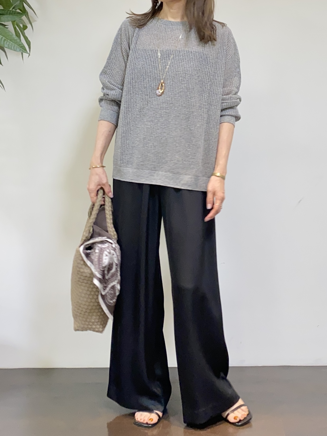 tomoさんの「UNTITLED｜◆シアーメッシュニット」を使ったコーディネート
