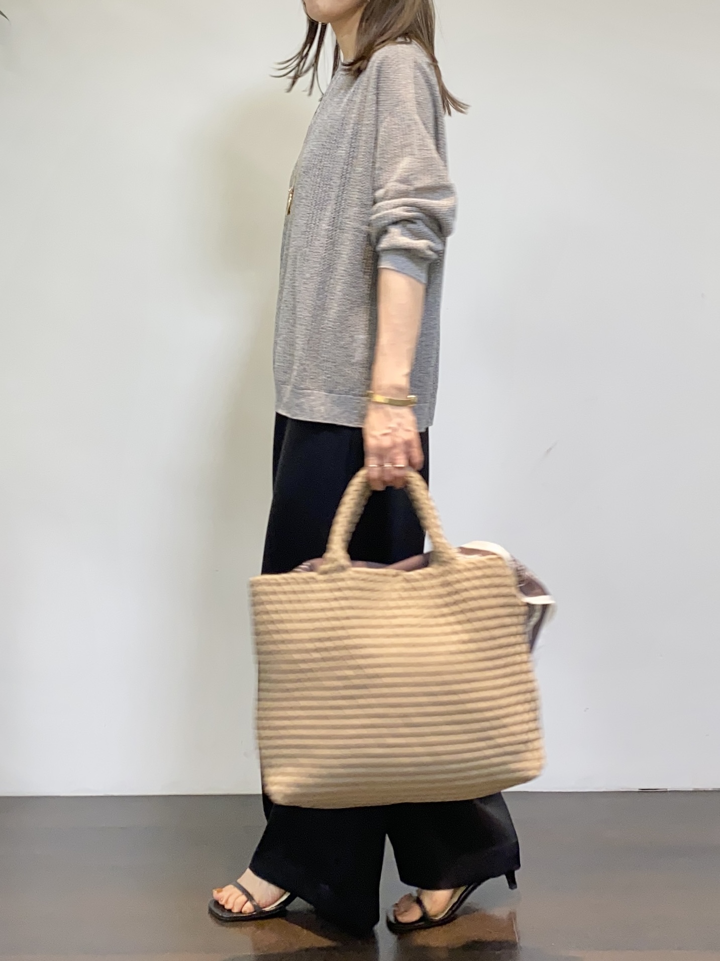 tomoさんの「UNTITLED｜◆シアーメッシュニット」を使ったコーディネート