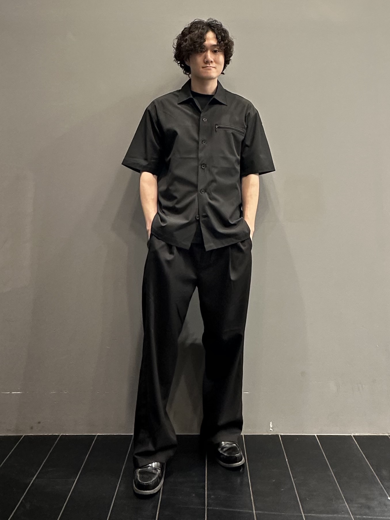 SHUさんの「THE SHOP TK｜【吸水速乾／防シワ／マシンウォッシャブル】ハイドロクール 半袖シャツ」を使ったコーディネート