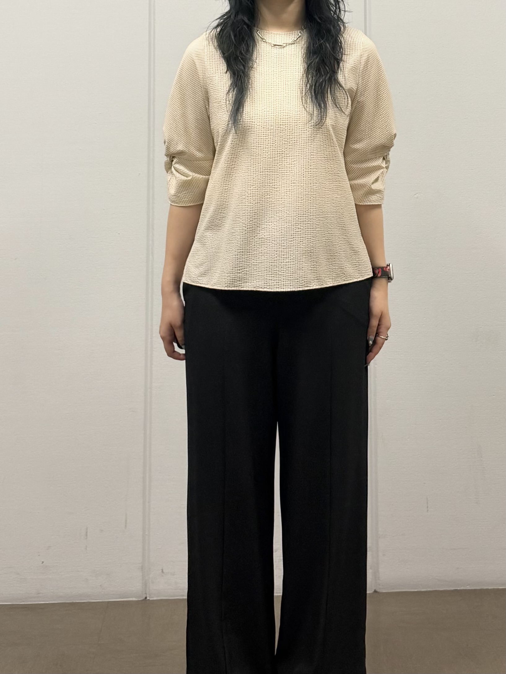 mizukiさんの「INDIVI｜【洗える／UVケア】ねじり袖サッカートップス」を使ったコーディネート