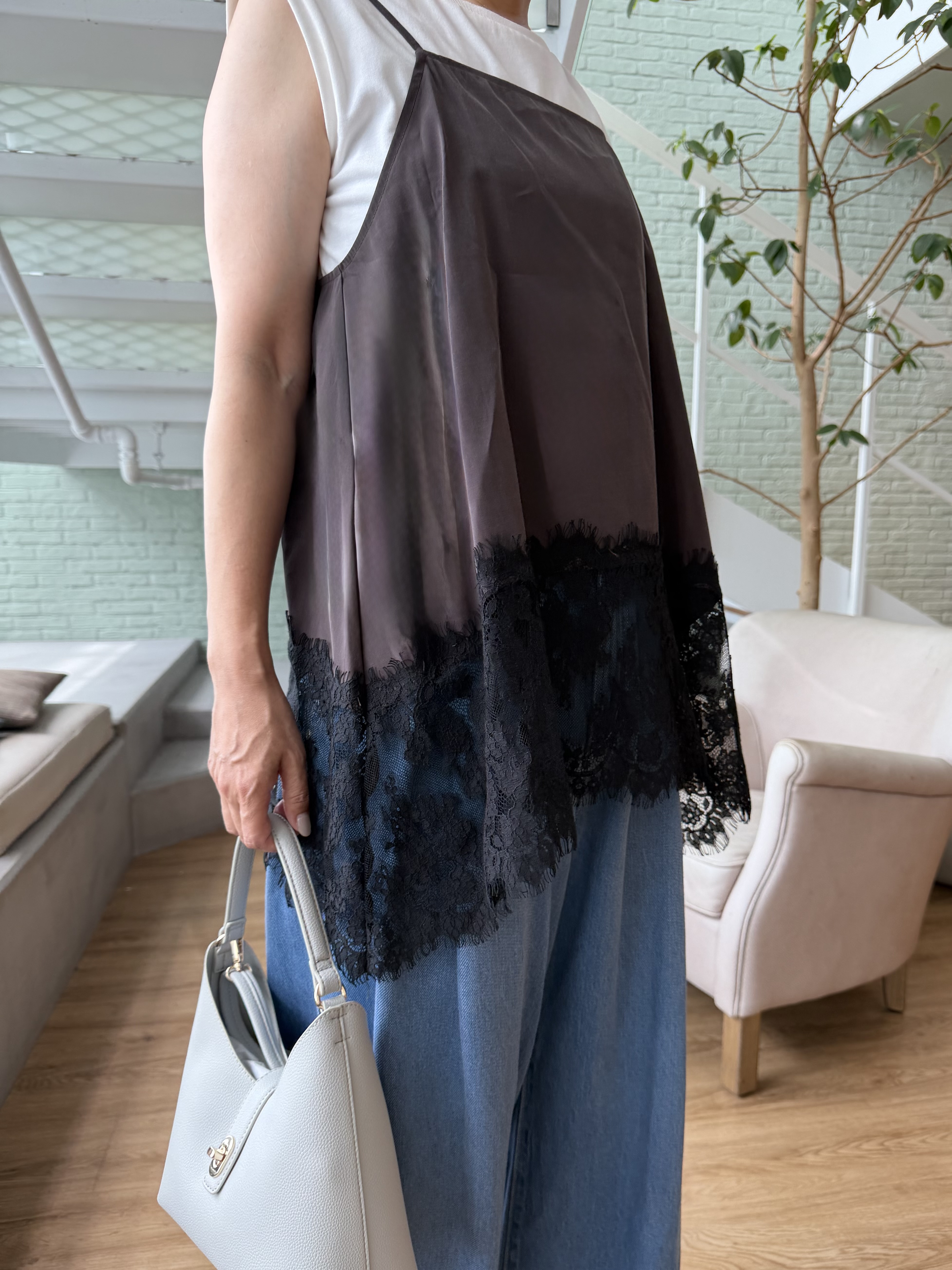 Mariko.Sさんの「OPAQUE.CLIP｜裾レース マットサテンキャミ【洗濯機OK】」を使ったコーディネート