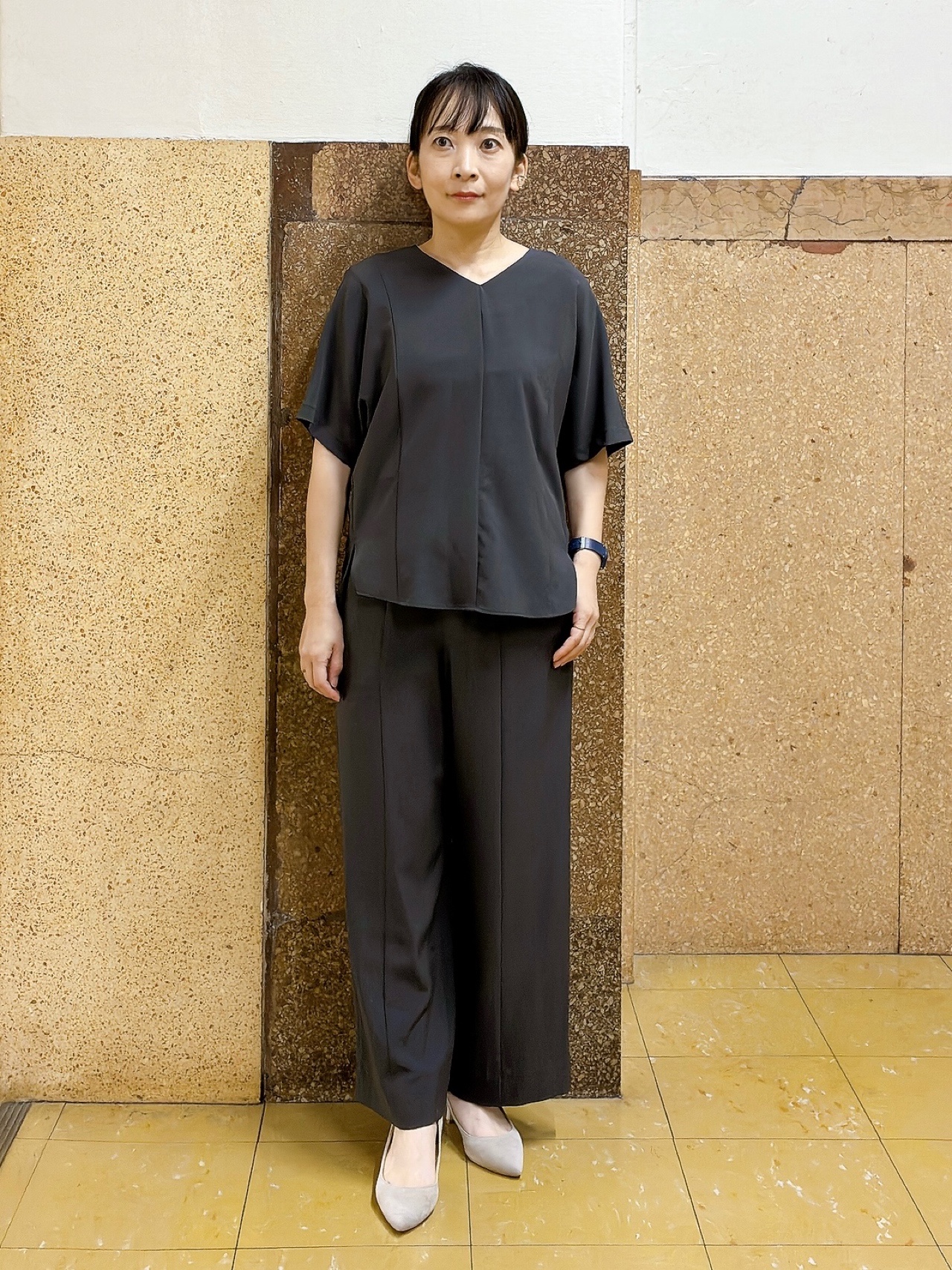 hattoriさんの「INDIVI｜【体型＆二の腕カバー/着る日傘】ドルマントップス」を使ったコーディネート