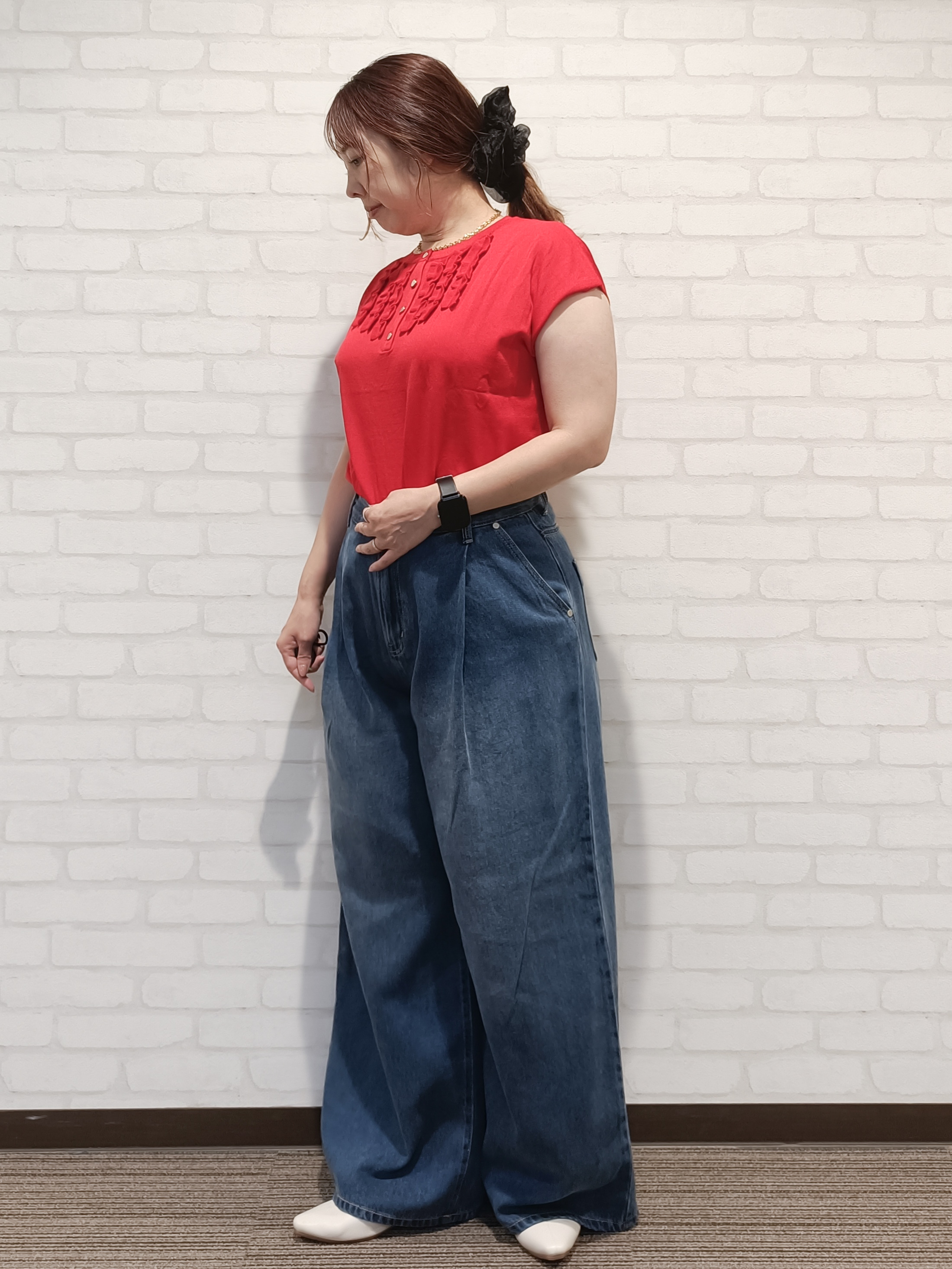 kaoriさんの「OPAQUE.CLIP｜【UV】フリルフレンチスリーブニット《接触冷感／洗濯機OK》」を使ったコーディネート