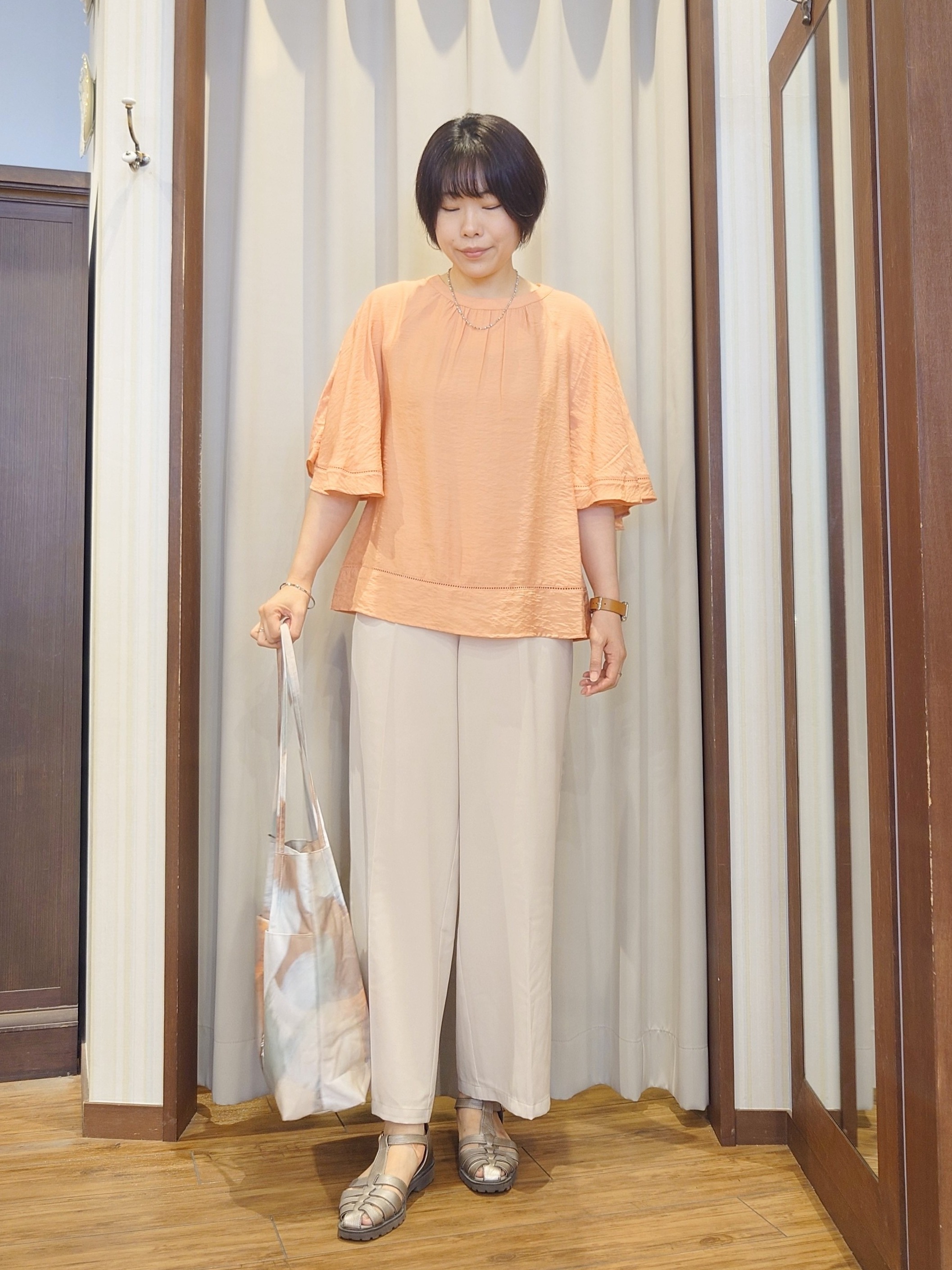 ERIKOさんの「SHOO･LA･RUE｜【S-LL/洗濯機可/体型カバー】はしごレースがポイント スラブポンチョ風ブラウス」を使ったコーディネート