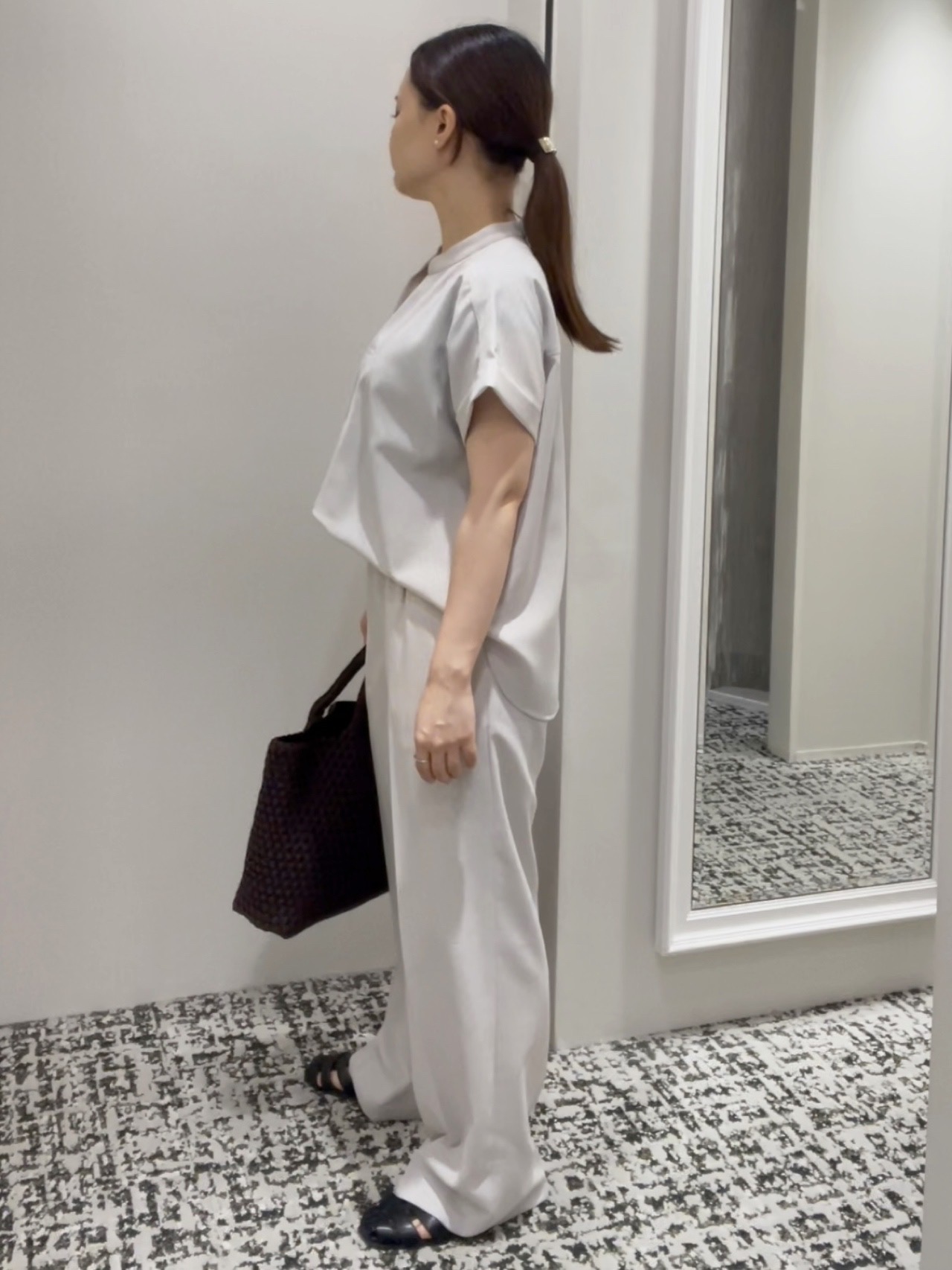 ELENAさんの「UNTITLED｜【セットアップ可/UVカット】エアリークールブラウス」を使ったコーディネート