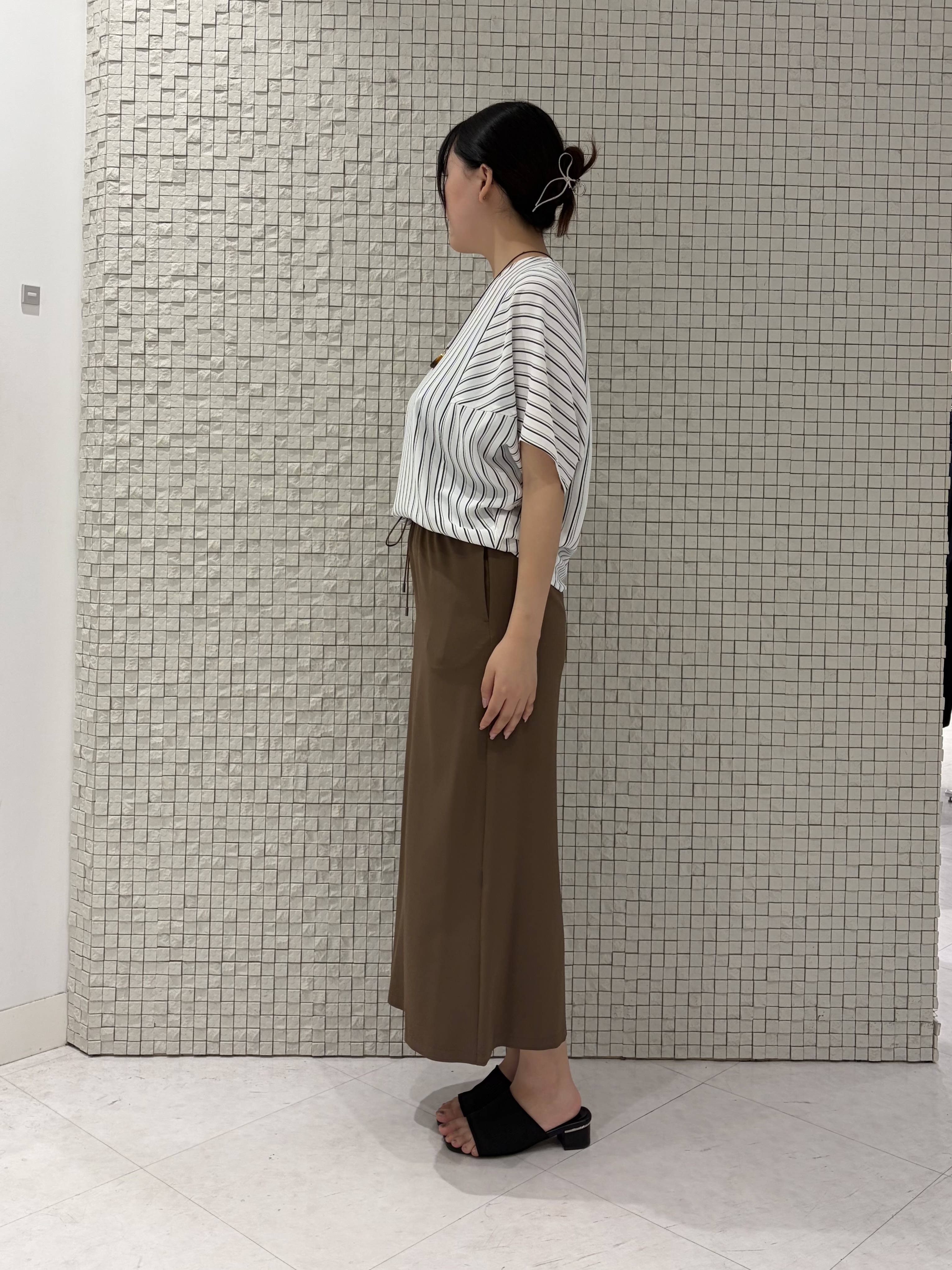 koharuさんの「INDIVI｜【洗える／UVケア】ジョーゼットドルマンブラウス」を使ったコーディネート