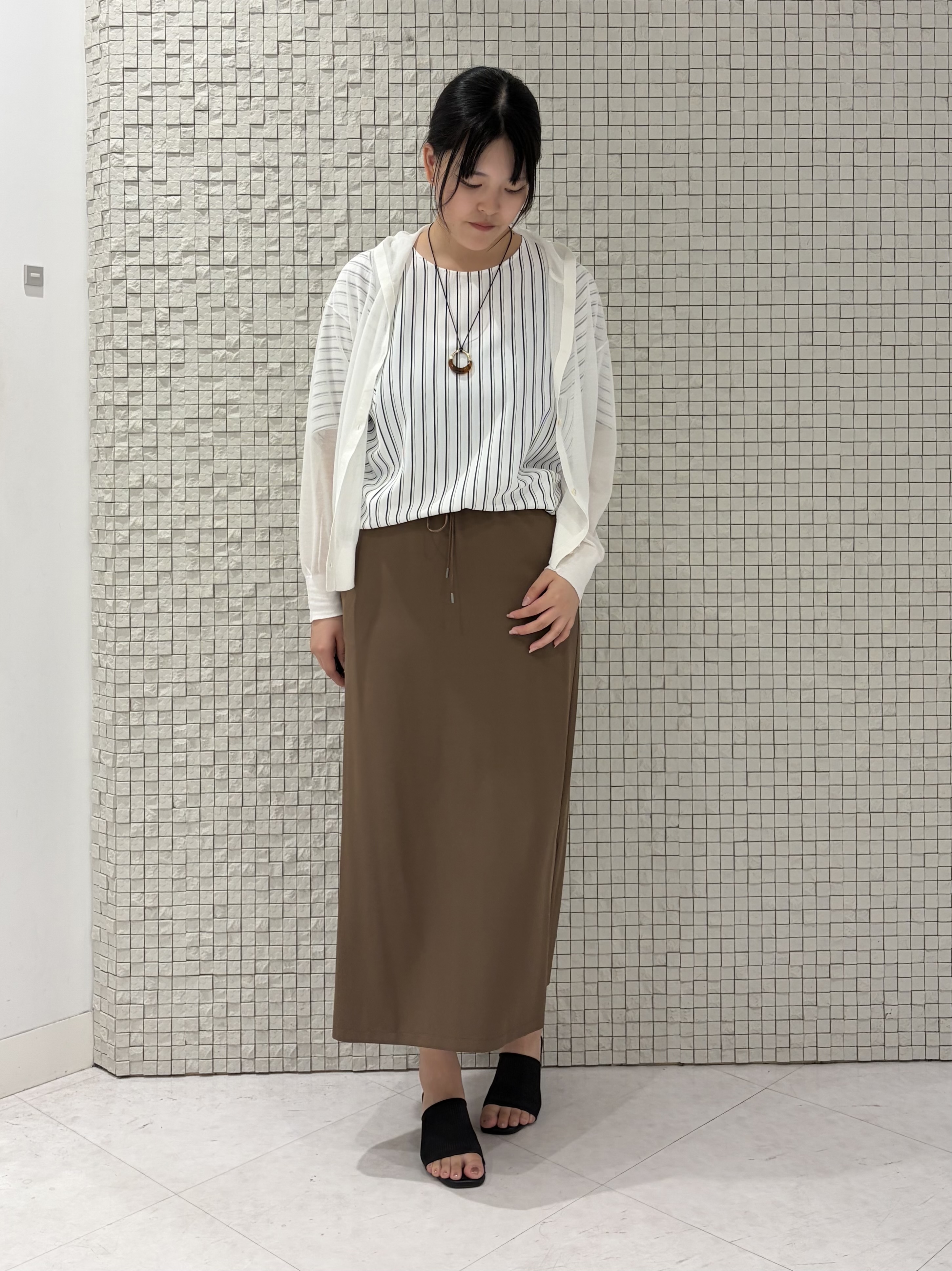 koharuさんの「INDIVI｜【洗える／UVケア】ジョーゼットドルマンブラウス」を使ったコーディネート