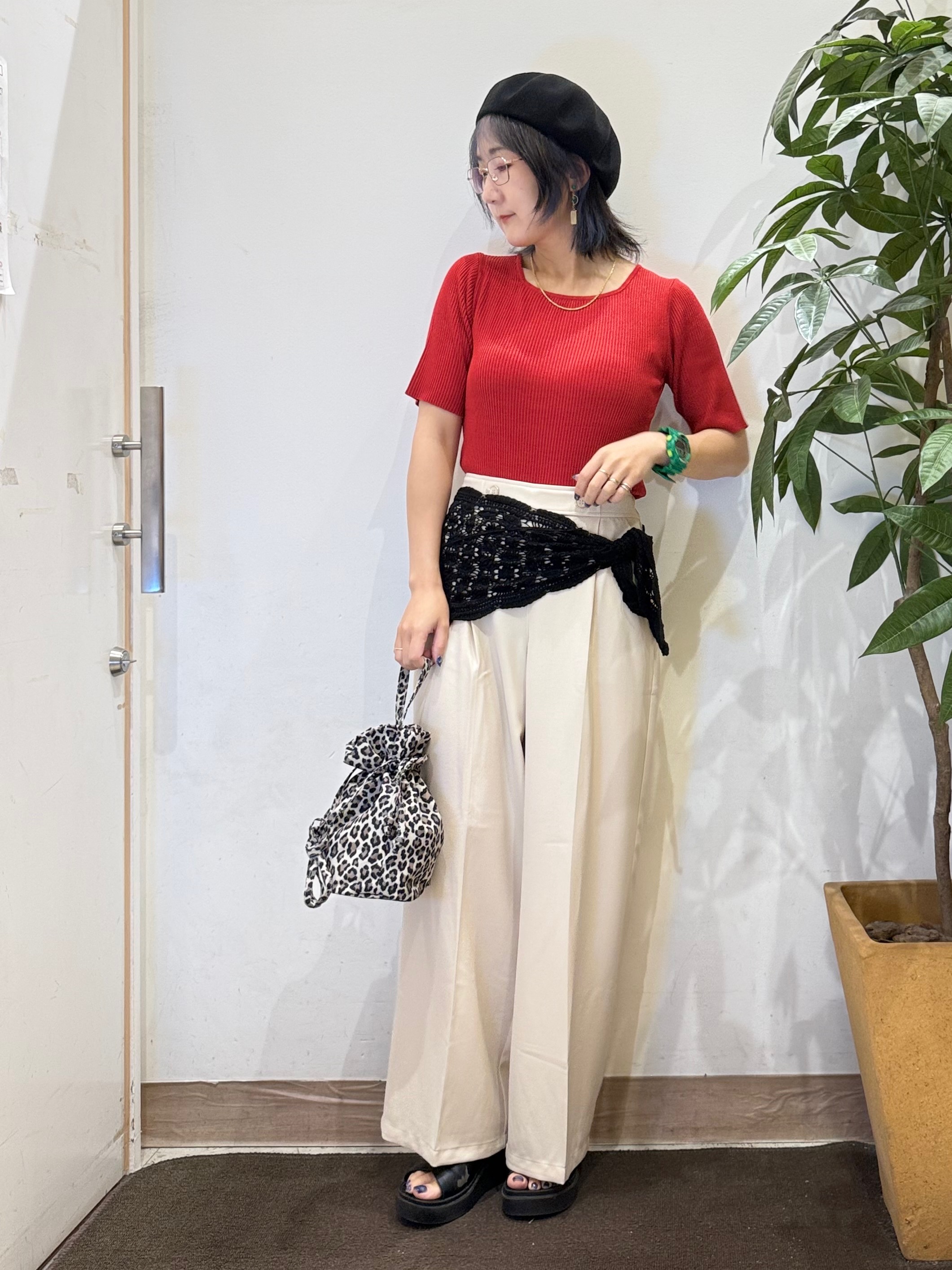 misakiさんの「SHOO･LA･RUE｜【毛玉になりにくい/洗濯機可/S-LL】大人上品な 5分袖スクエアトップス」を使ったコーディネート