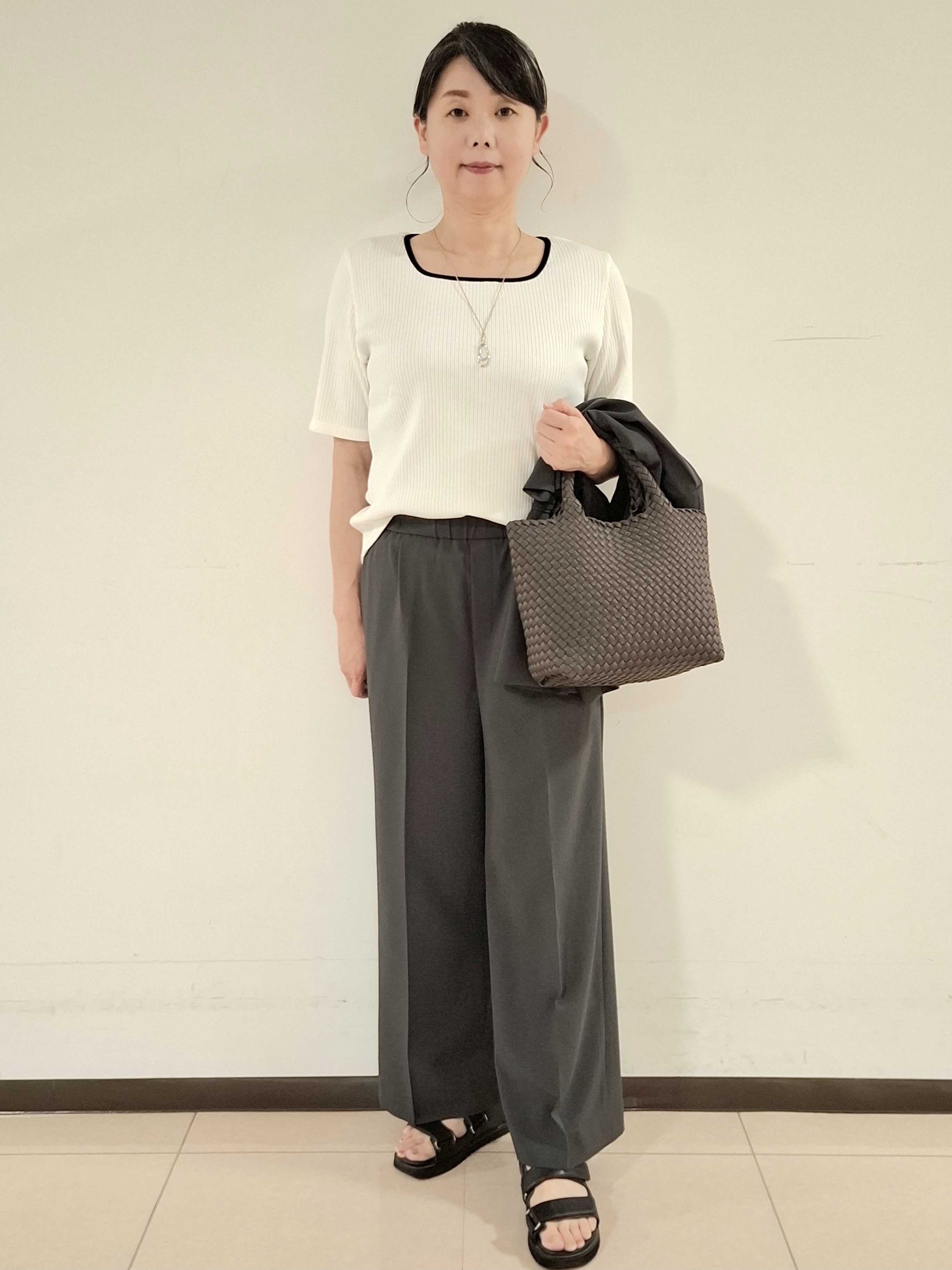 ねぎさんの「UNTITLED｜【秋の通勤羽織/セットアップ可/UVカット】エアリークール半袖ジャケット」を使ったコーディネート