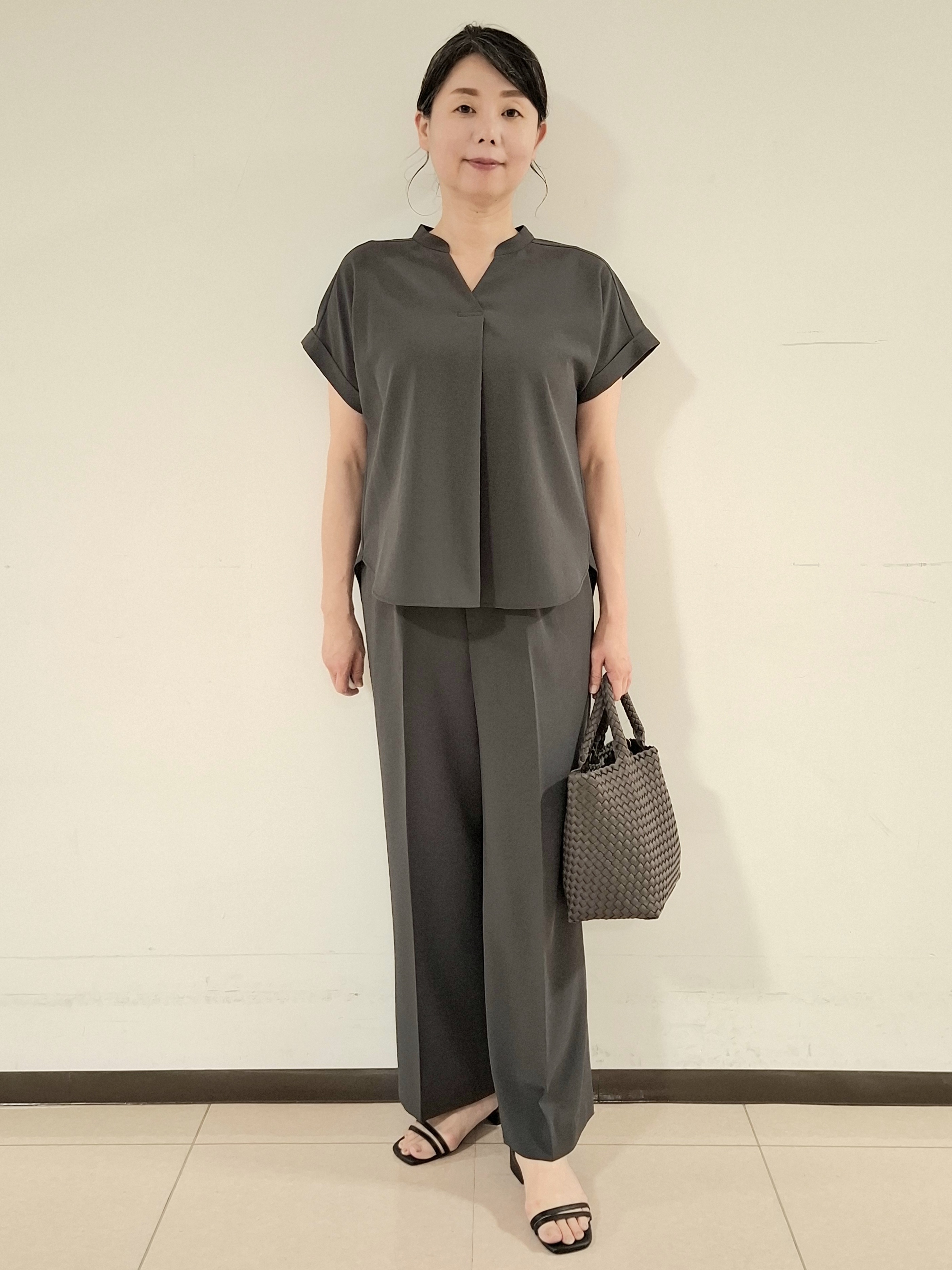 ねぎさんの「UNTITLED｜【秋の通勤羽織/セットアップ可/UVカット】エアリークール半袖ジャケット」を使ったコーディネート